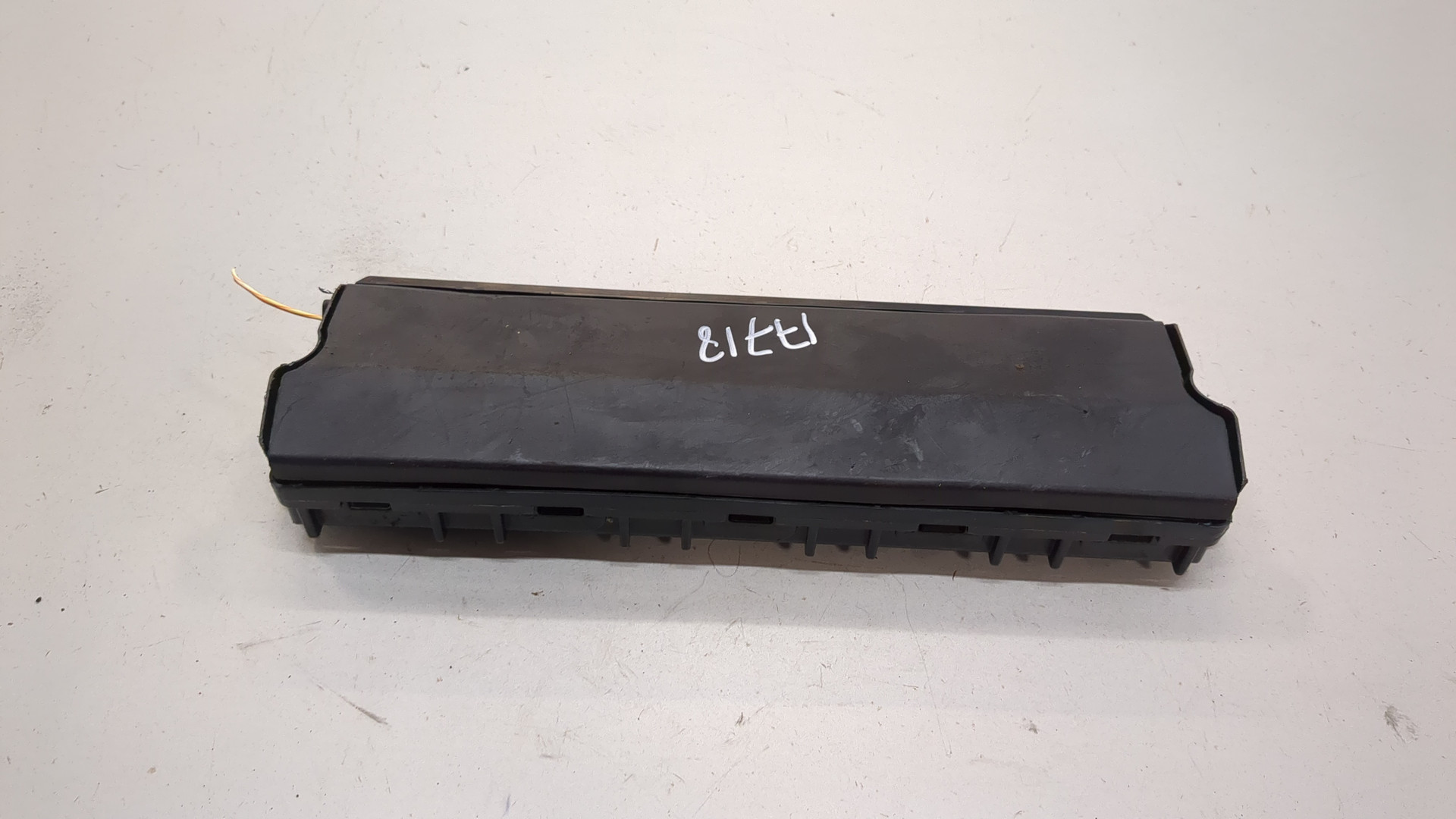 Подушка безопасности нижняя (для колен)