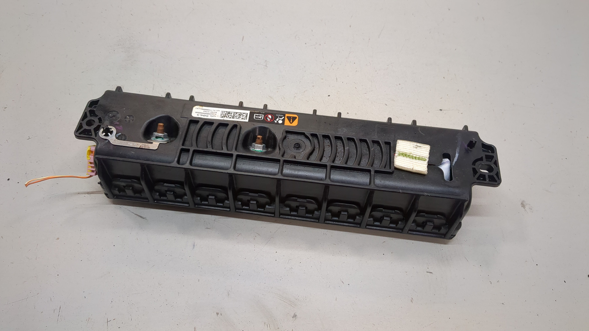 Подушка безопасности нижняя (для колен)