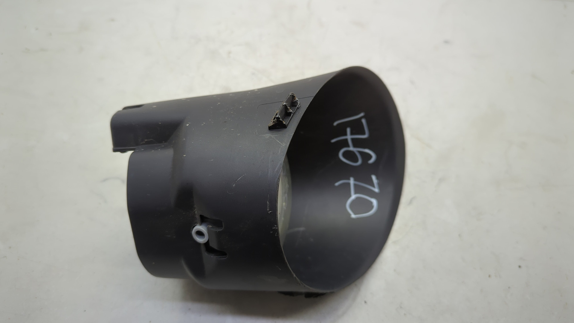 Фара противотуманная левая