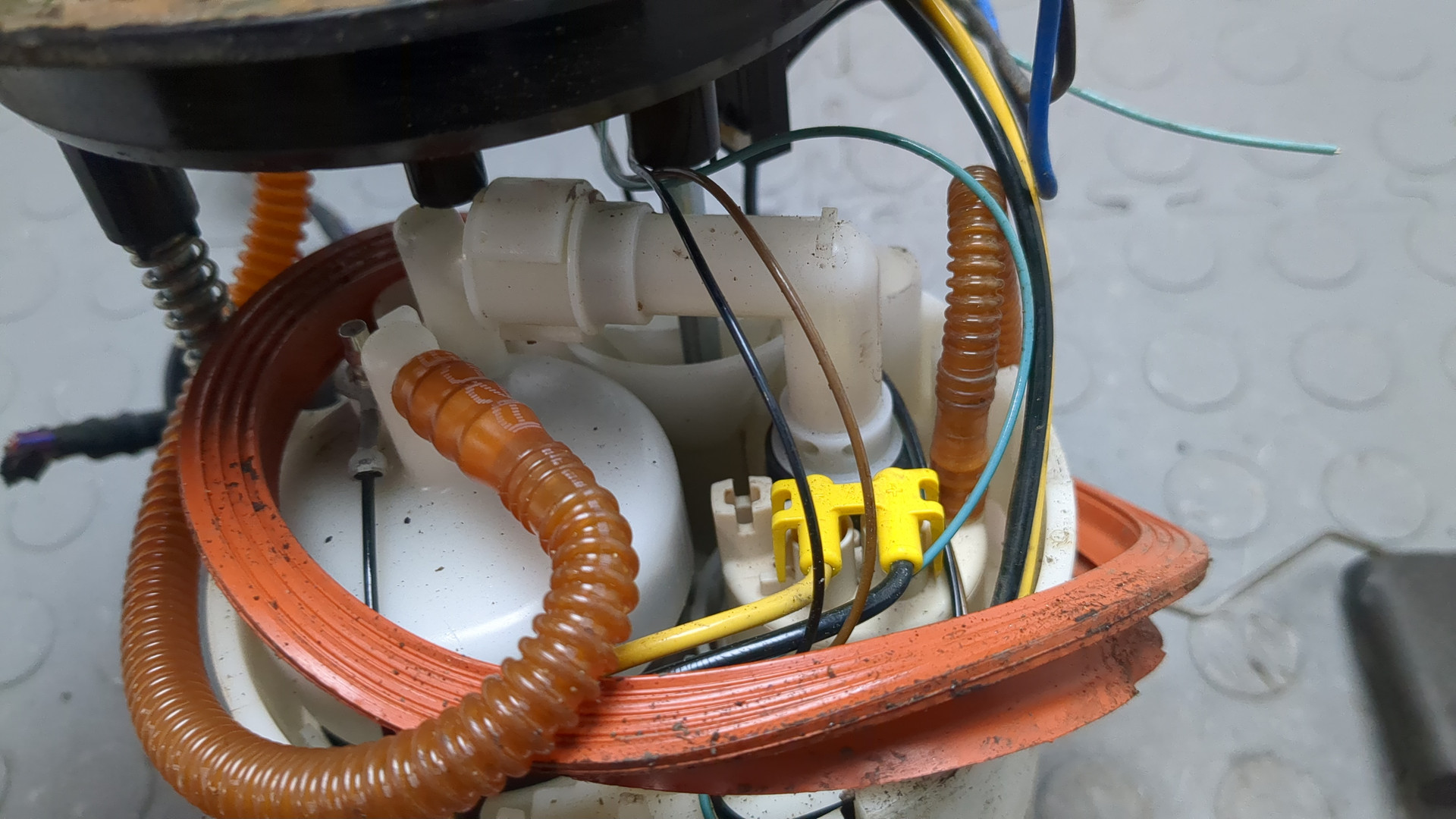 Насос топливный электрический