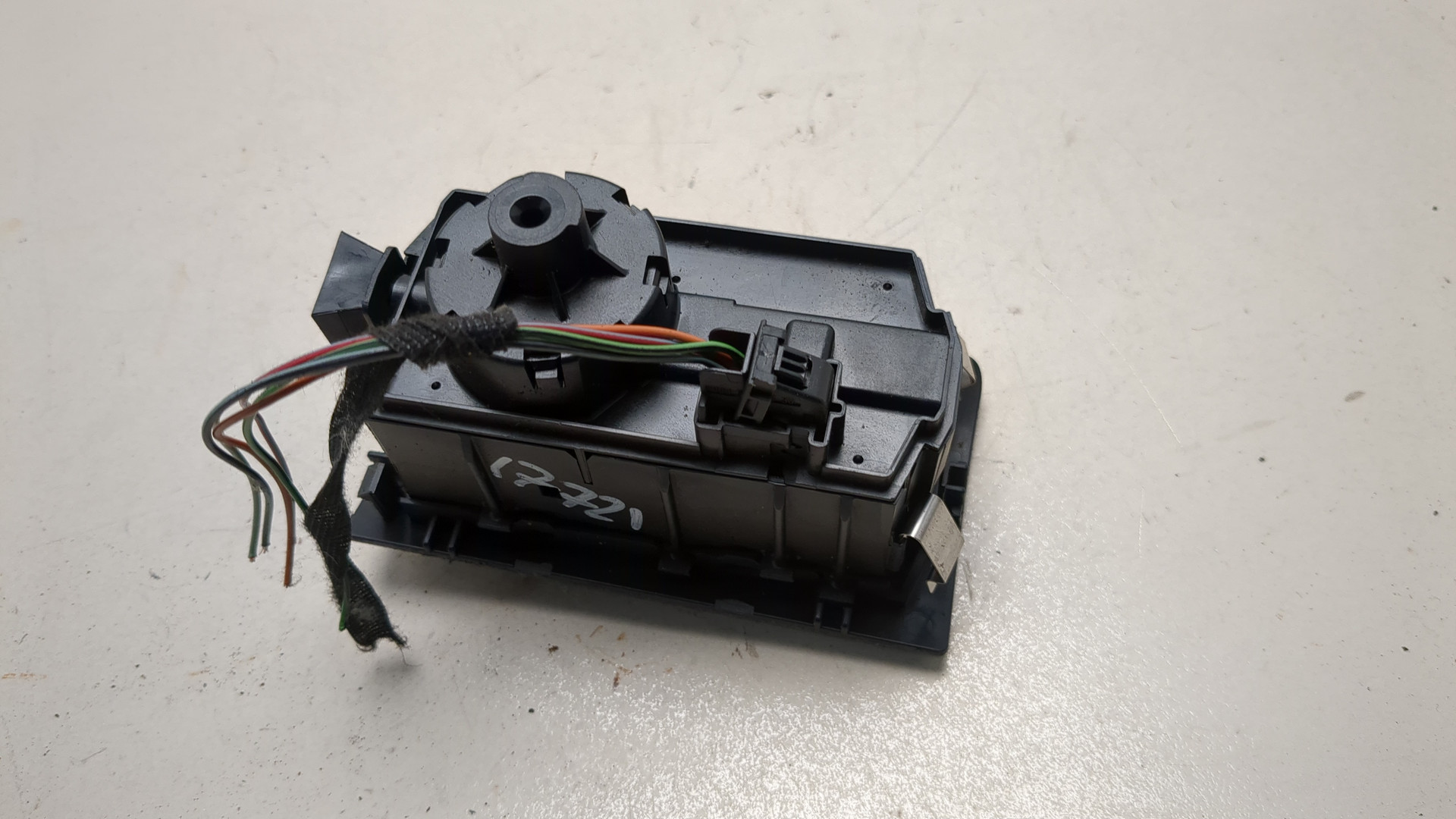 Переключатель света фар