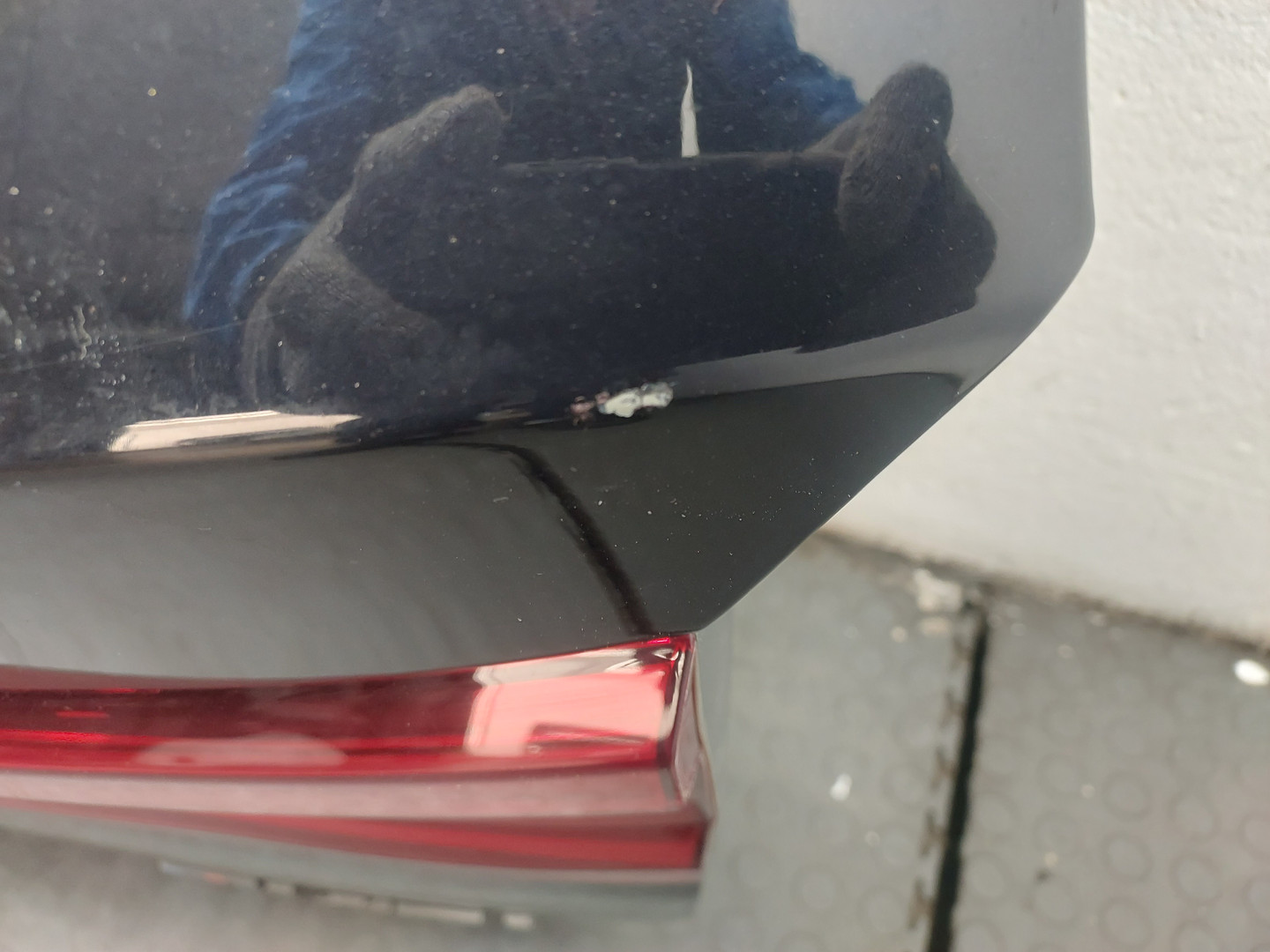 Дверь багажника