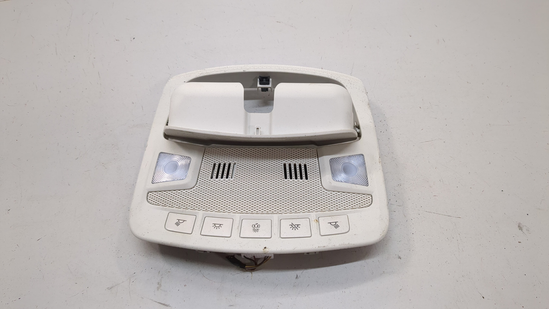 Плафон салонный