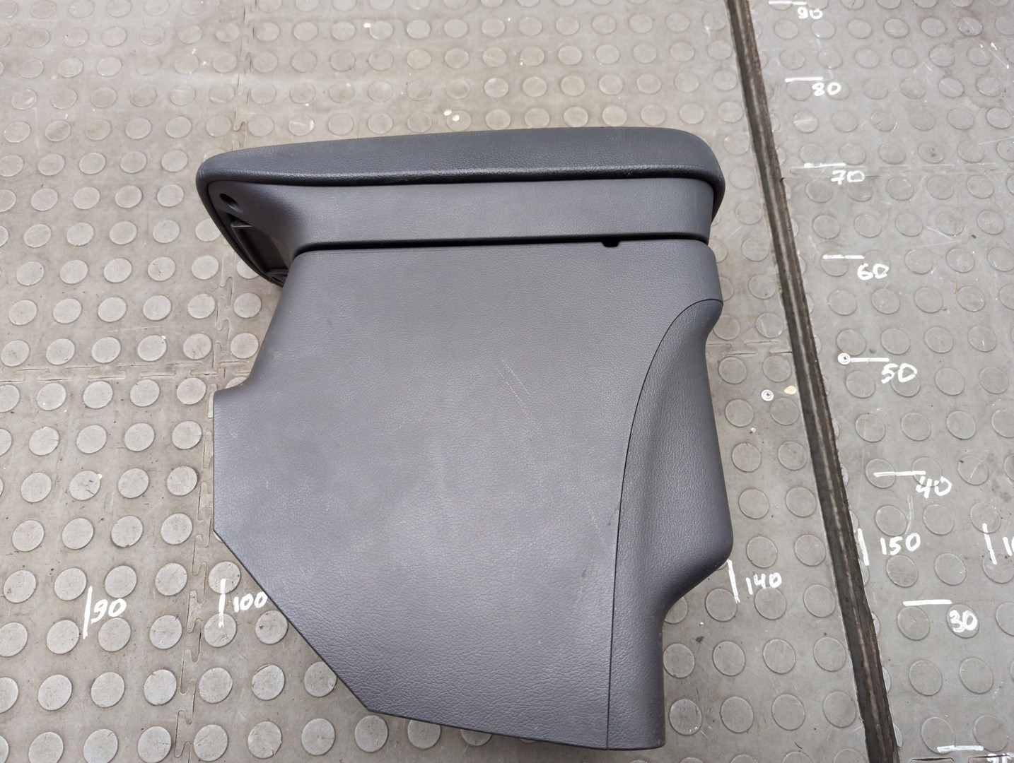 Подлокотник