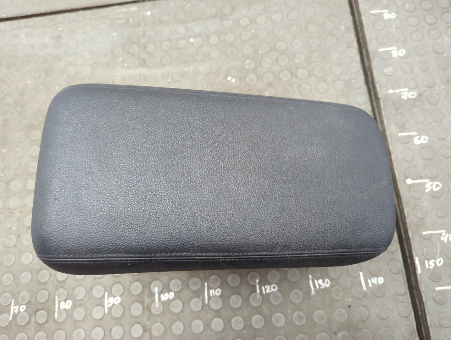 Подлокотник