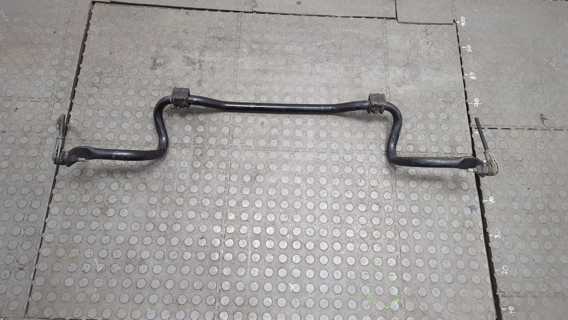 Стабилизатор передний