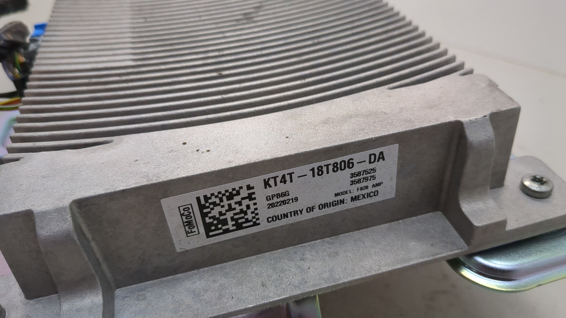 Усилитель акустической системы