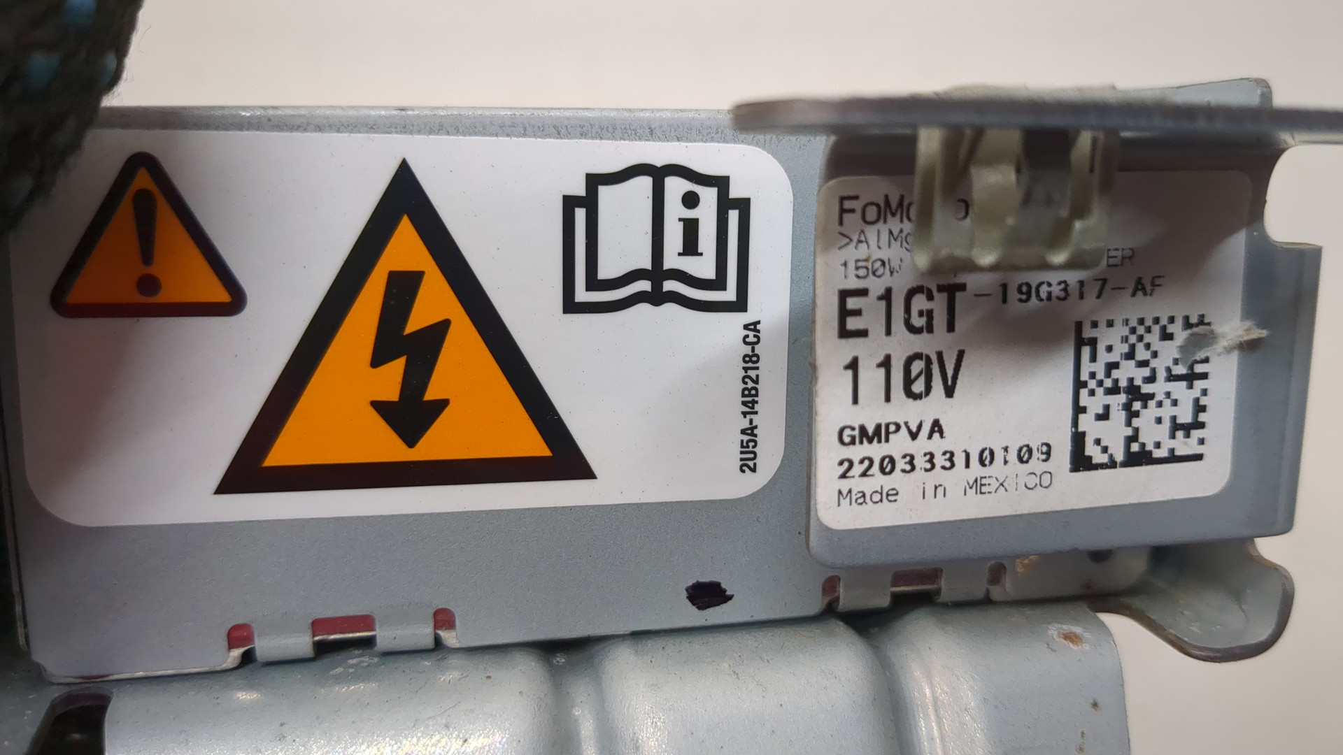 Преобразователь напряжения (адаптер)