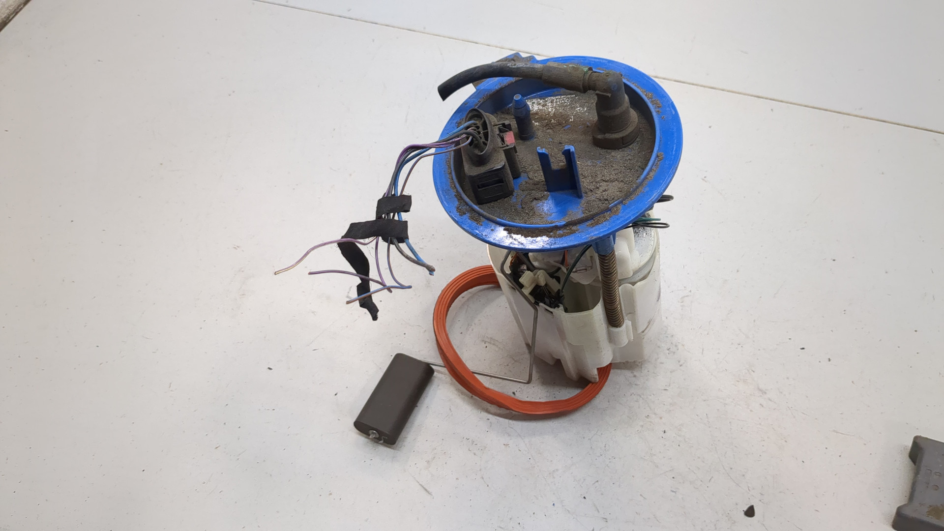 Насос топливный электрический