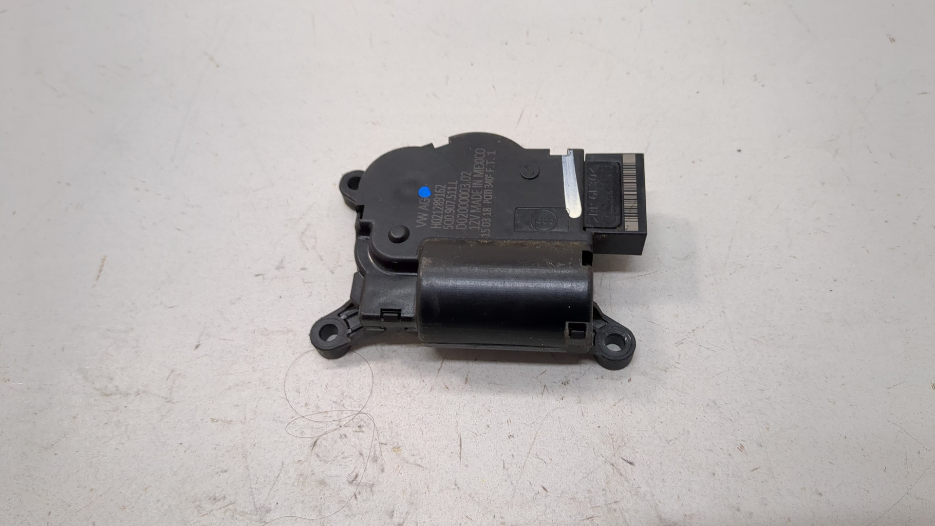 Моторчик заслонки печки