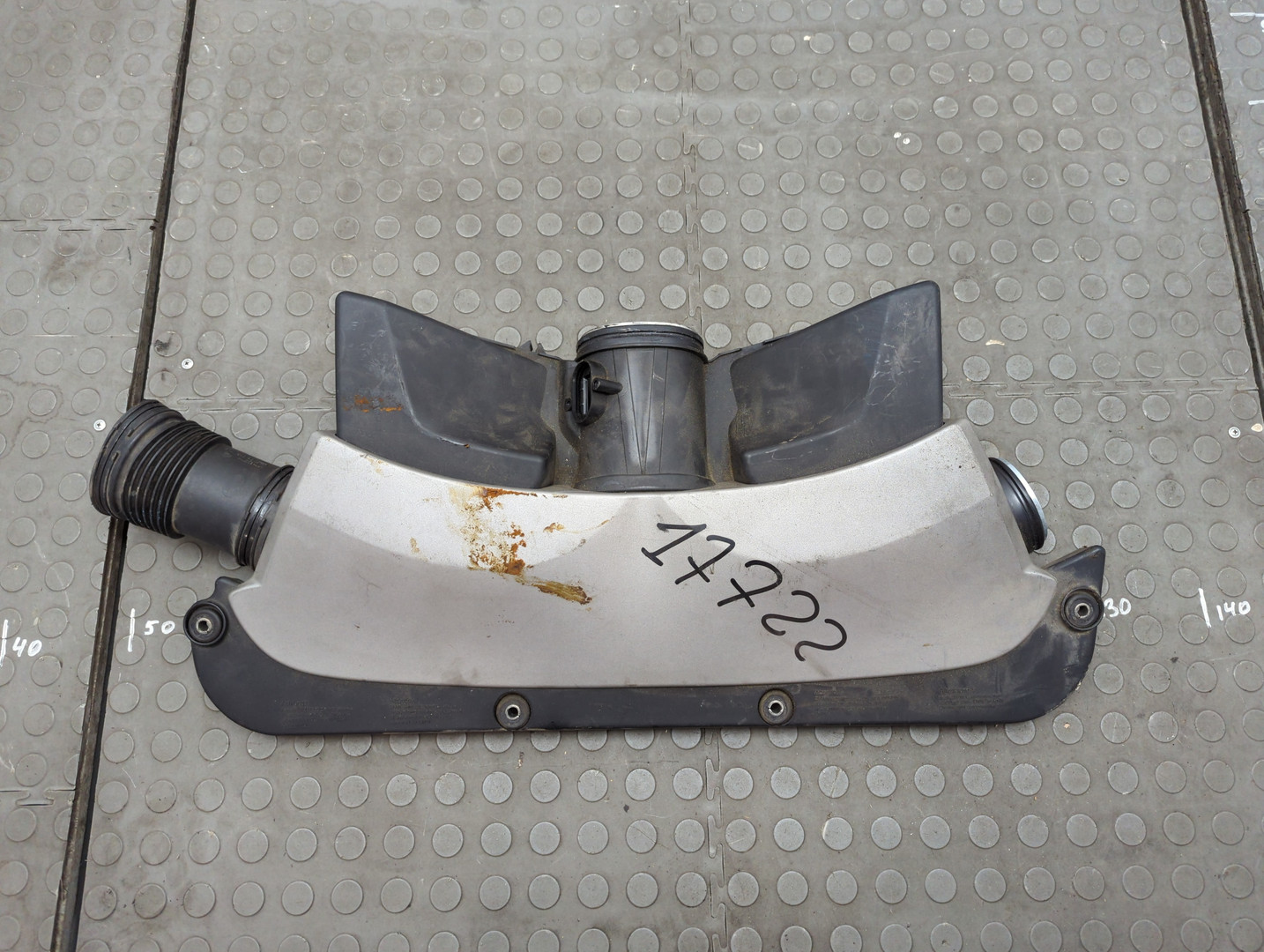 Резонатор воздушного фильтра