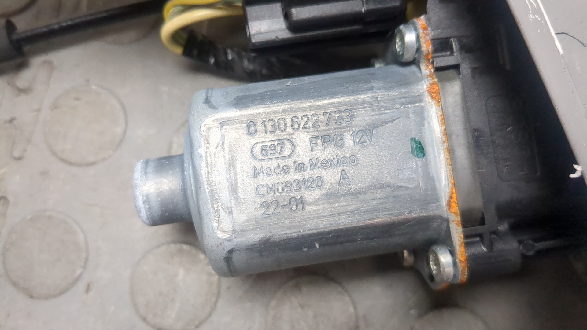 Стеклоподъемник электр. передний правый