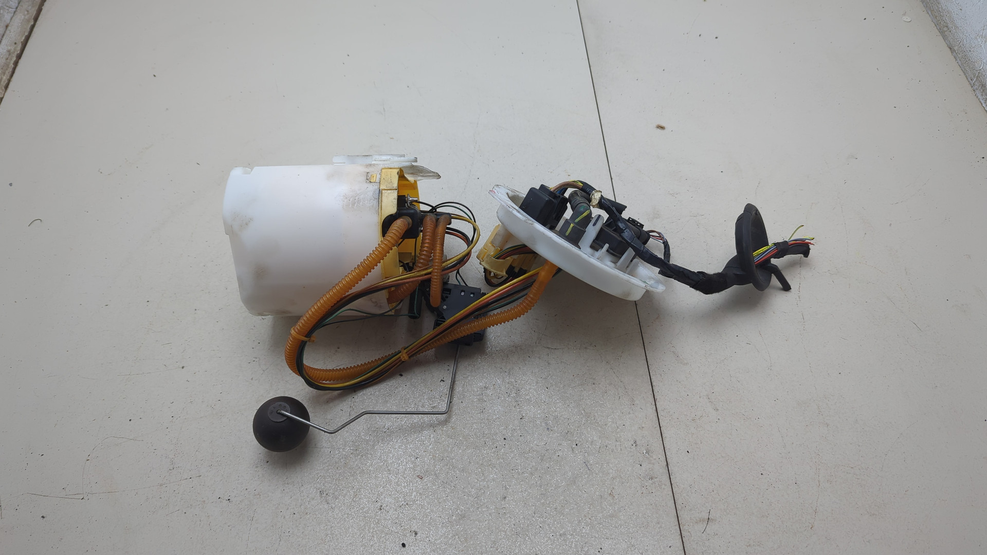 Насос топливный электрический