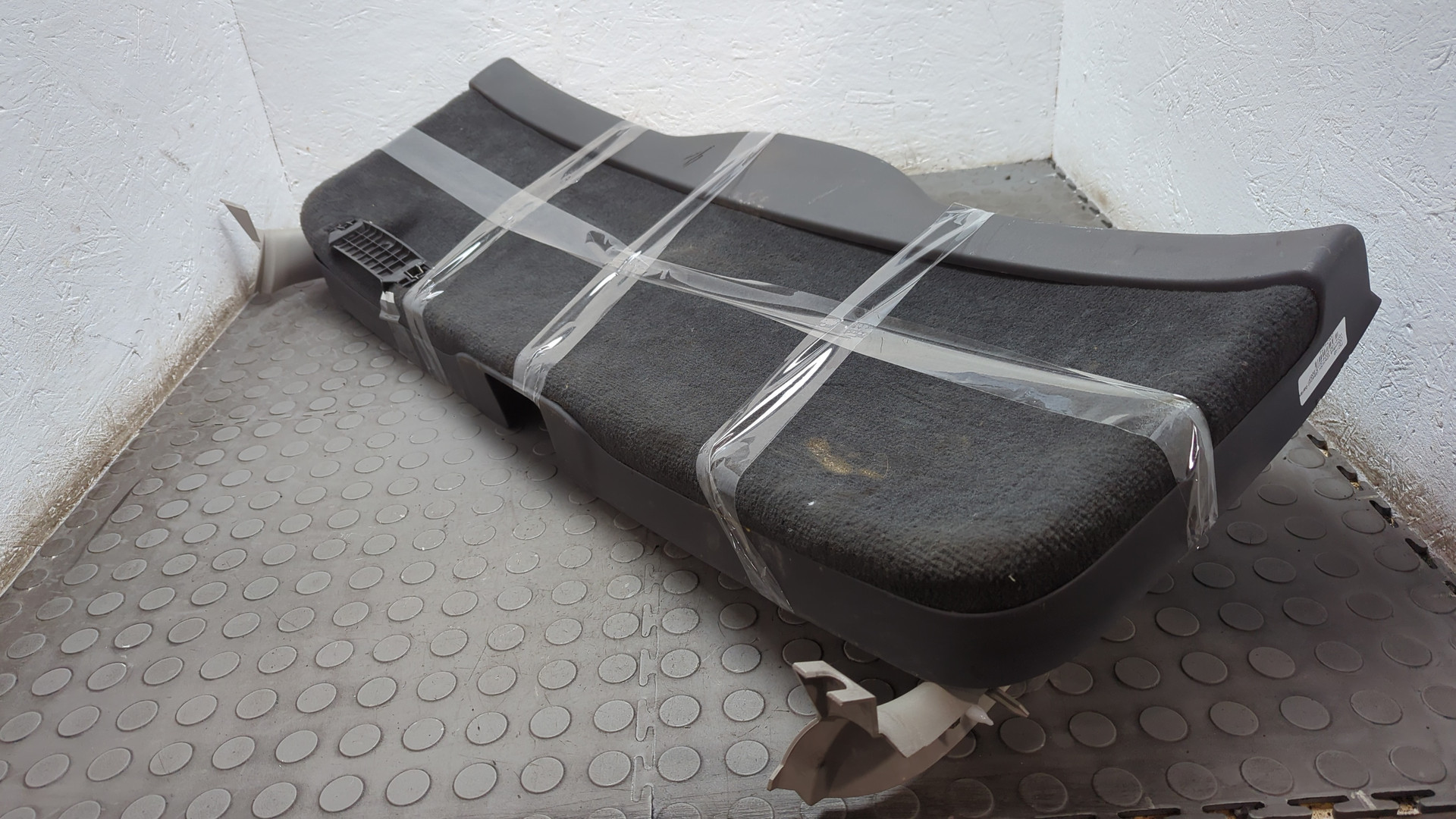 Обшивка двери багажника