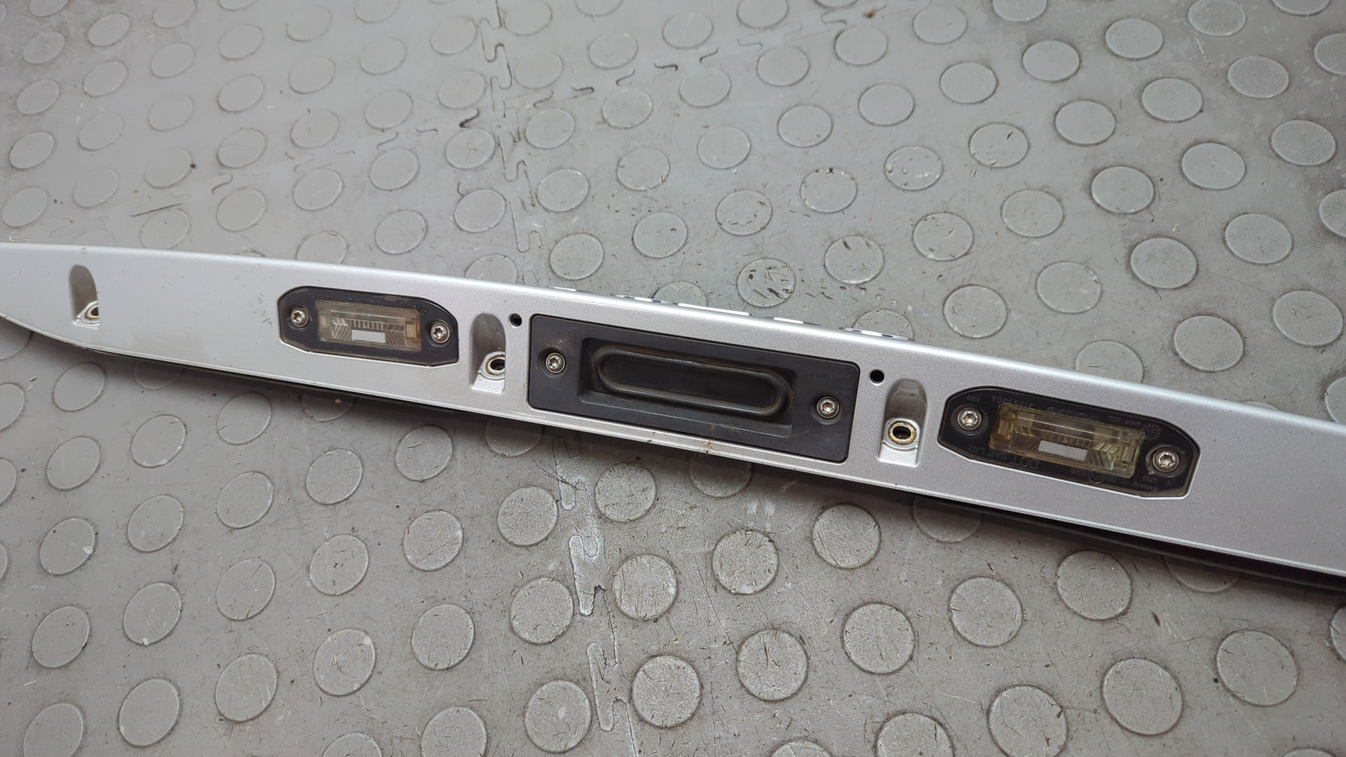 Фонарь подсветки номера