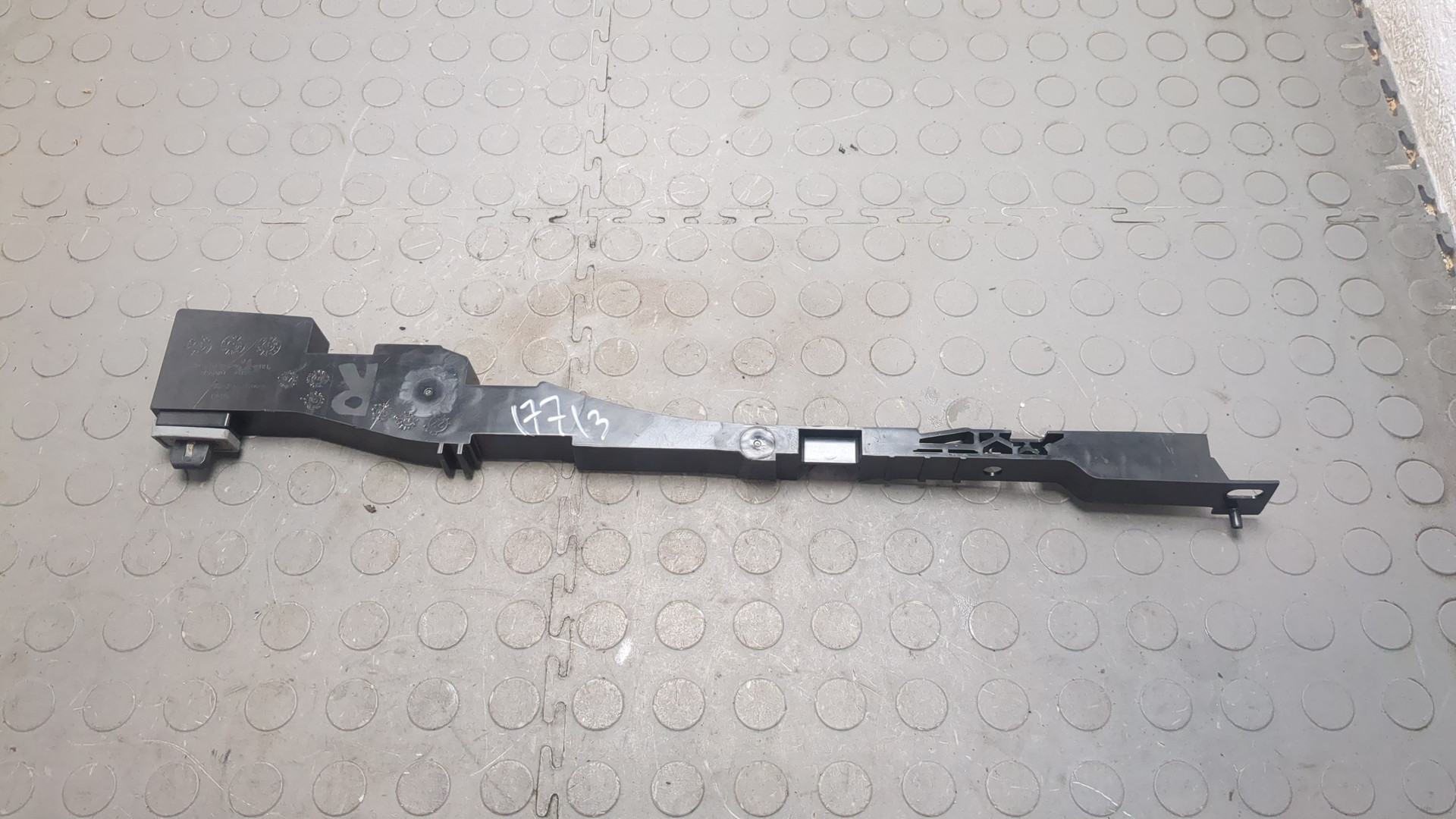 Кронштейн (сопут. товар)