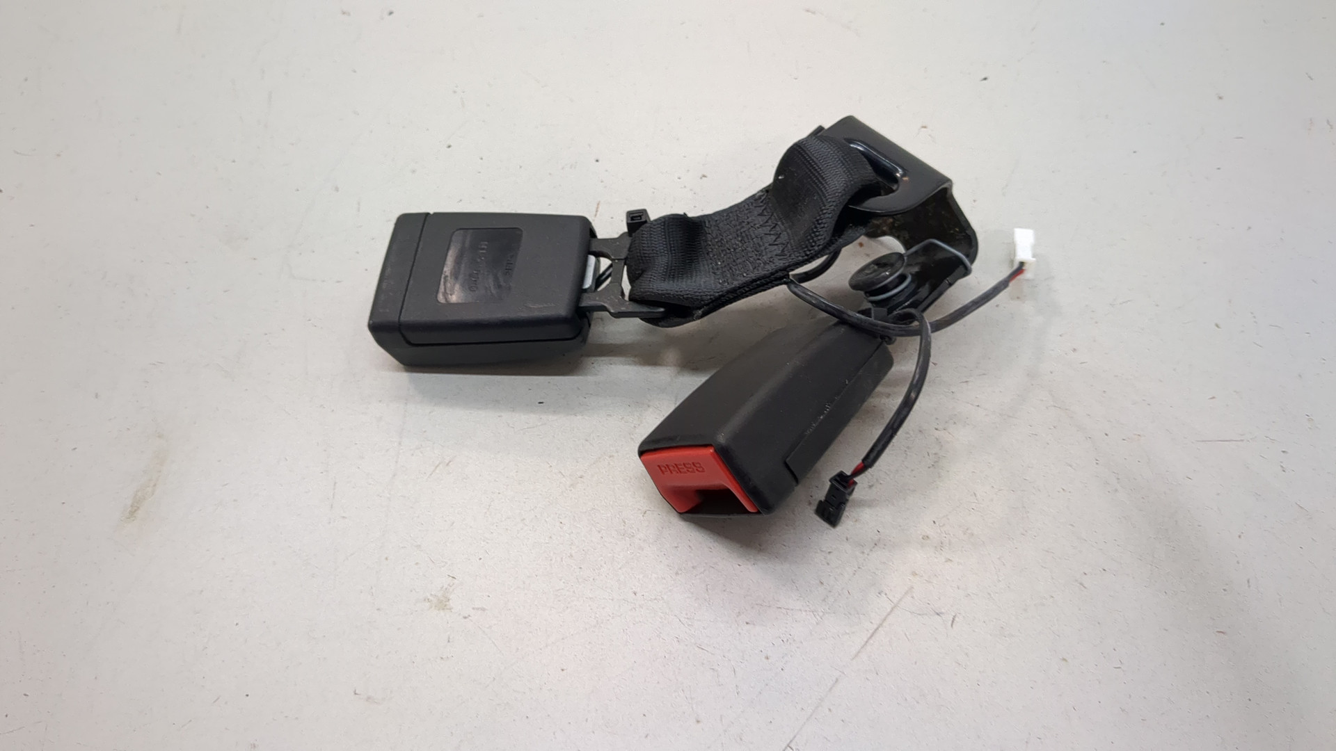 Ответная часть ремня безопасности