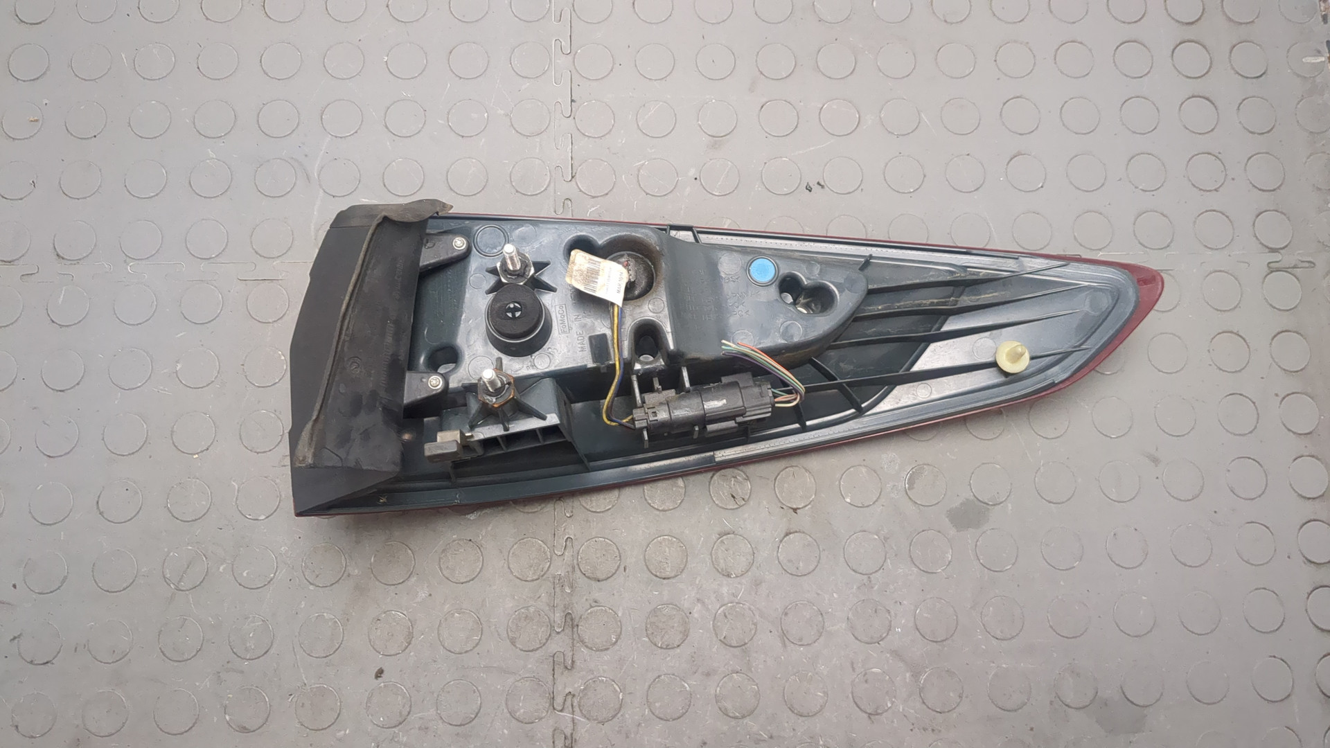 Фонарь задний левый