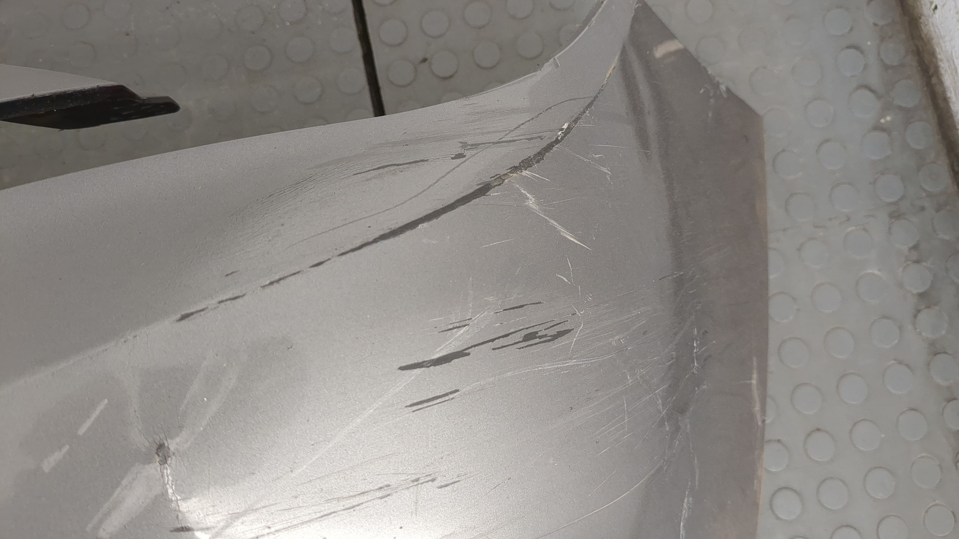 Бампер передний