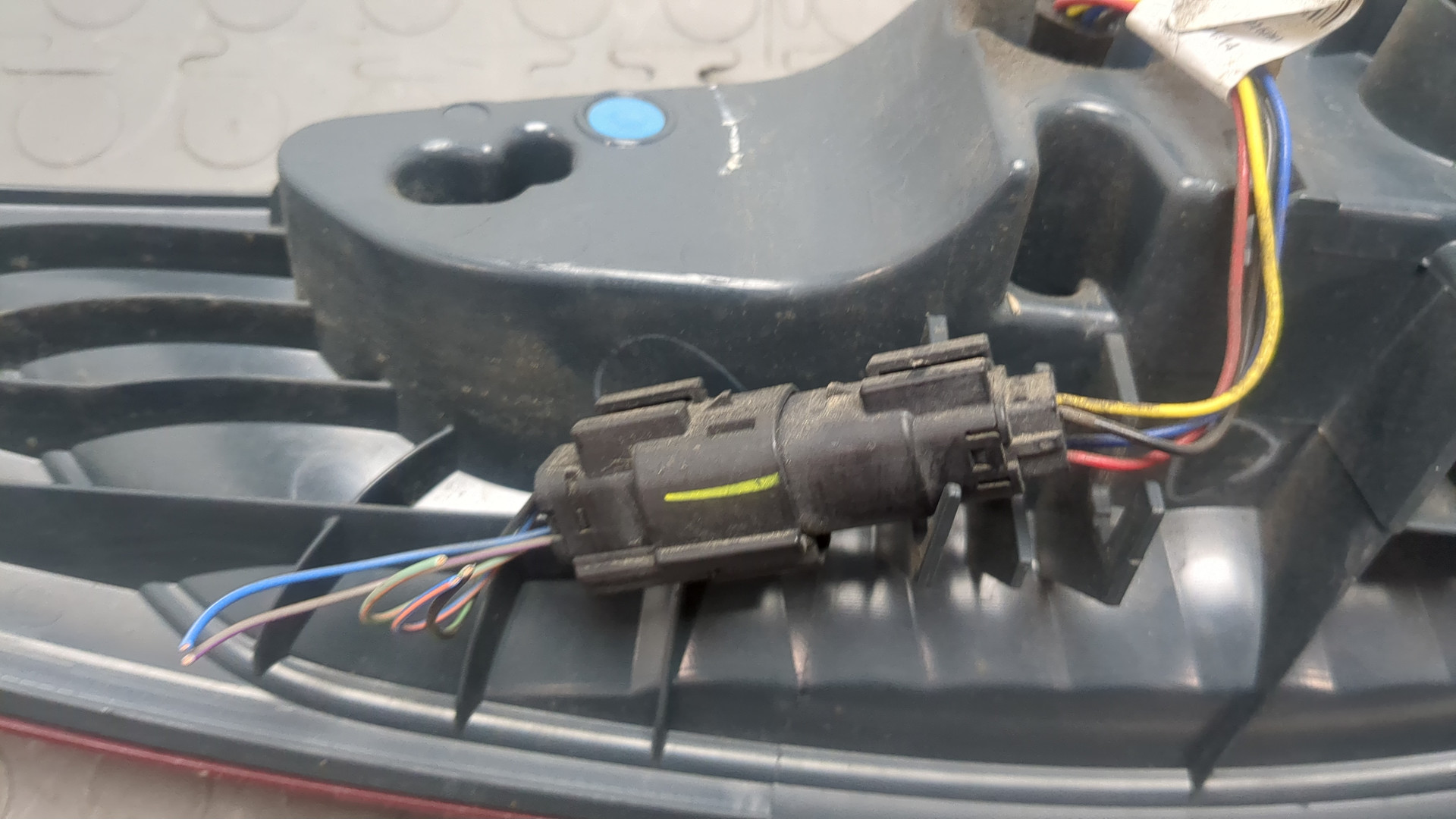 Фонарь задний правый