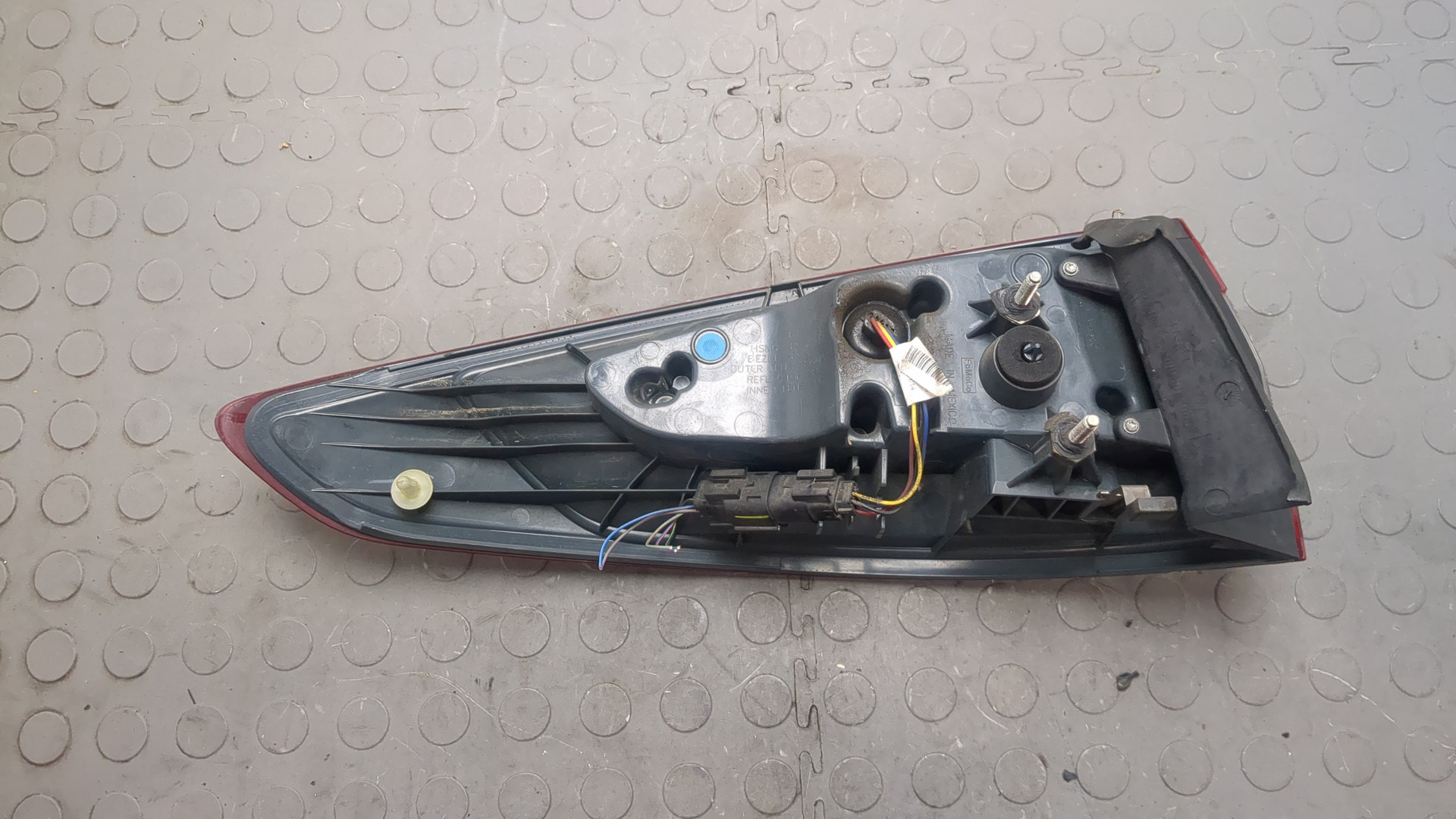 Фонарь задний правый