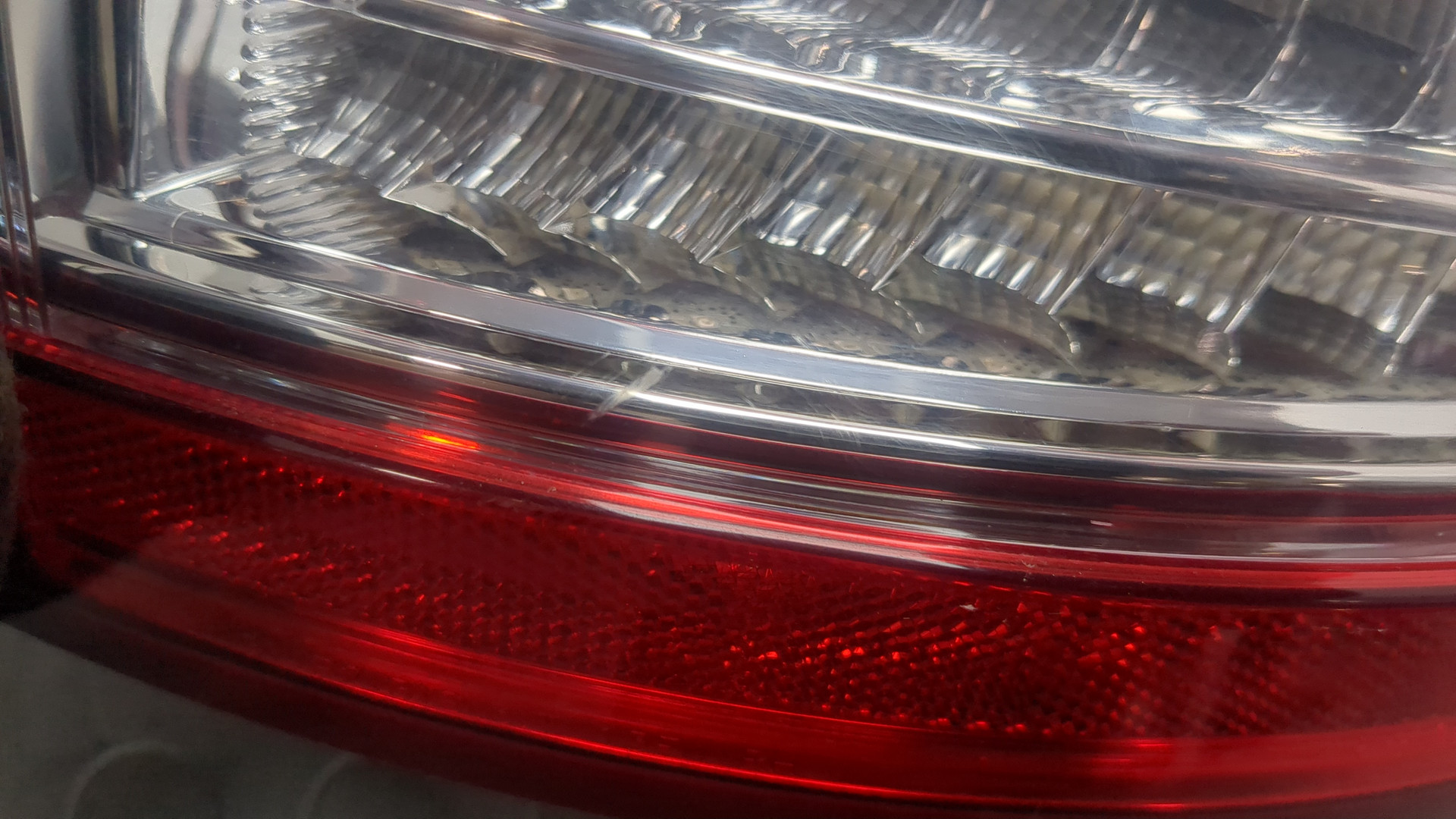 Фонарь задний правый