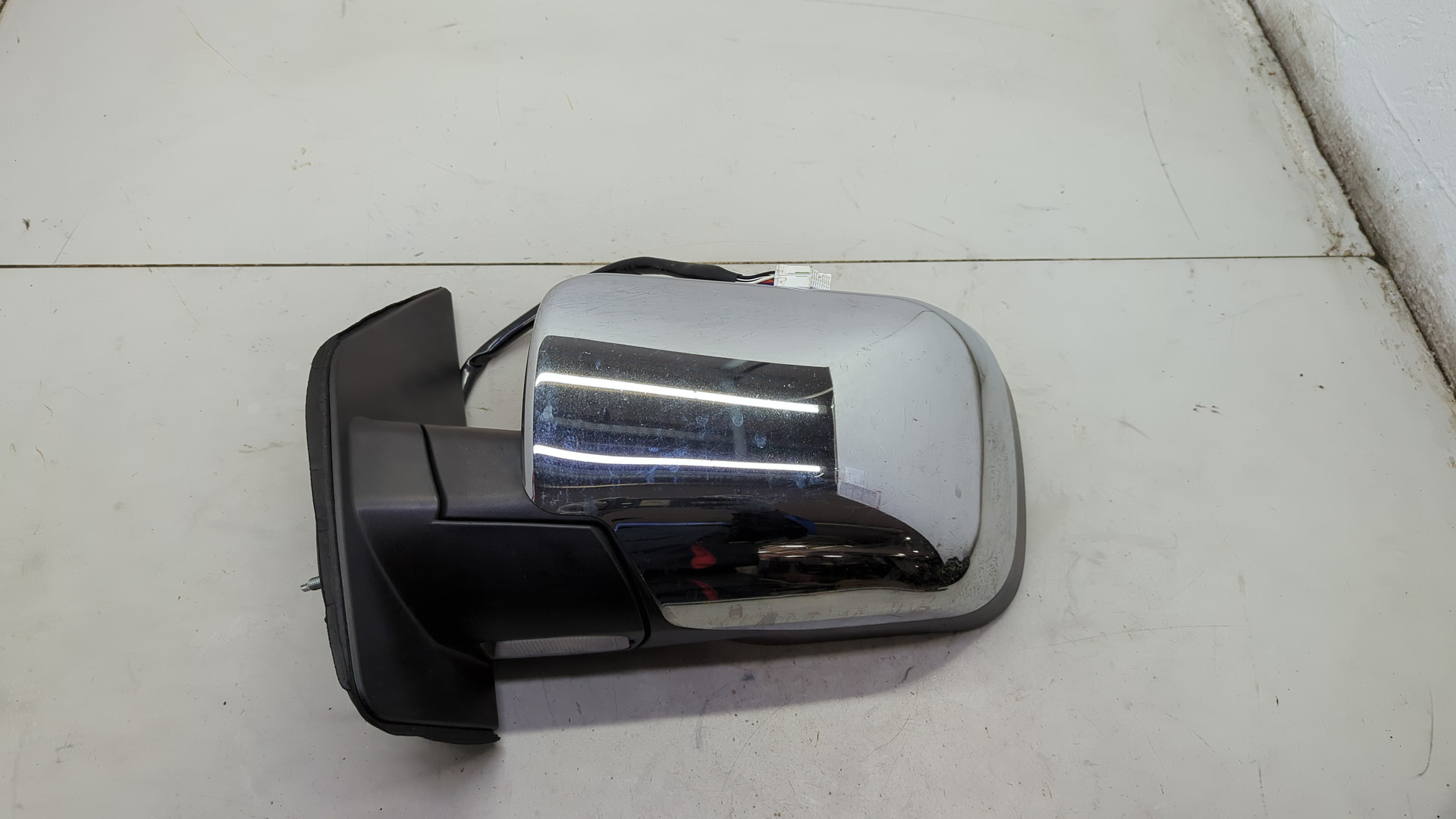 Зеркало левое электрическое