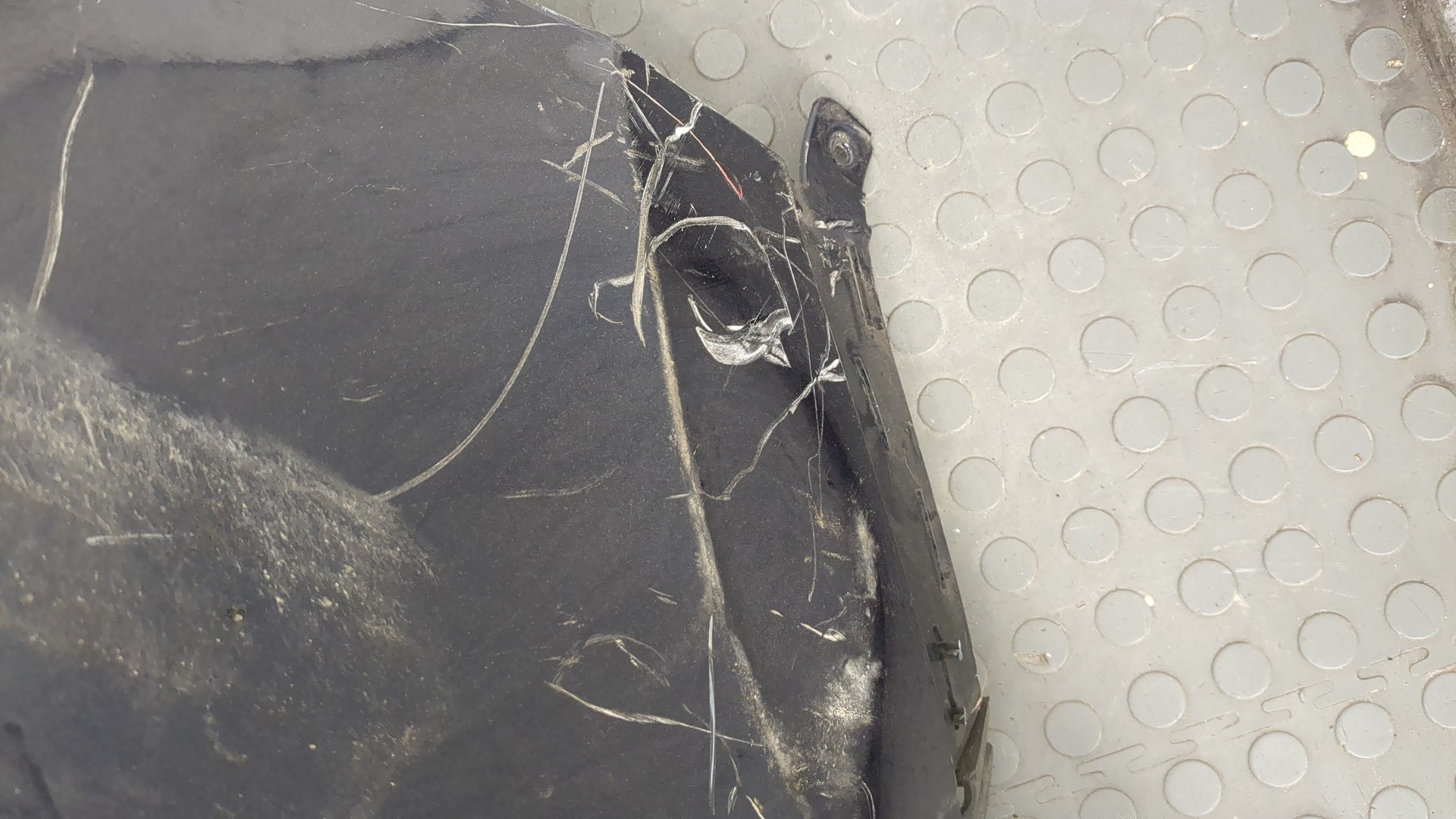 Бампер задний