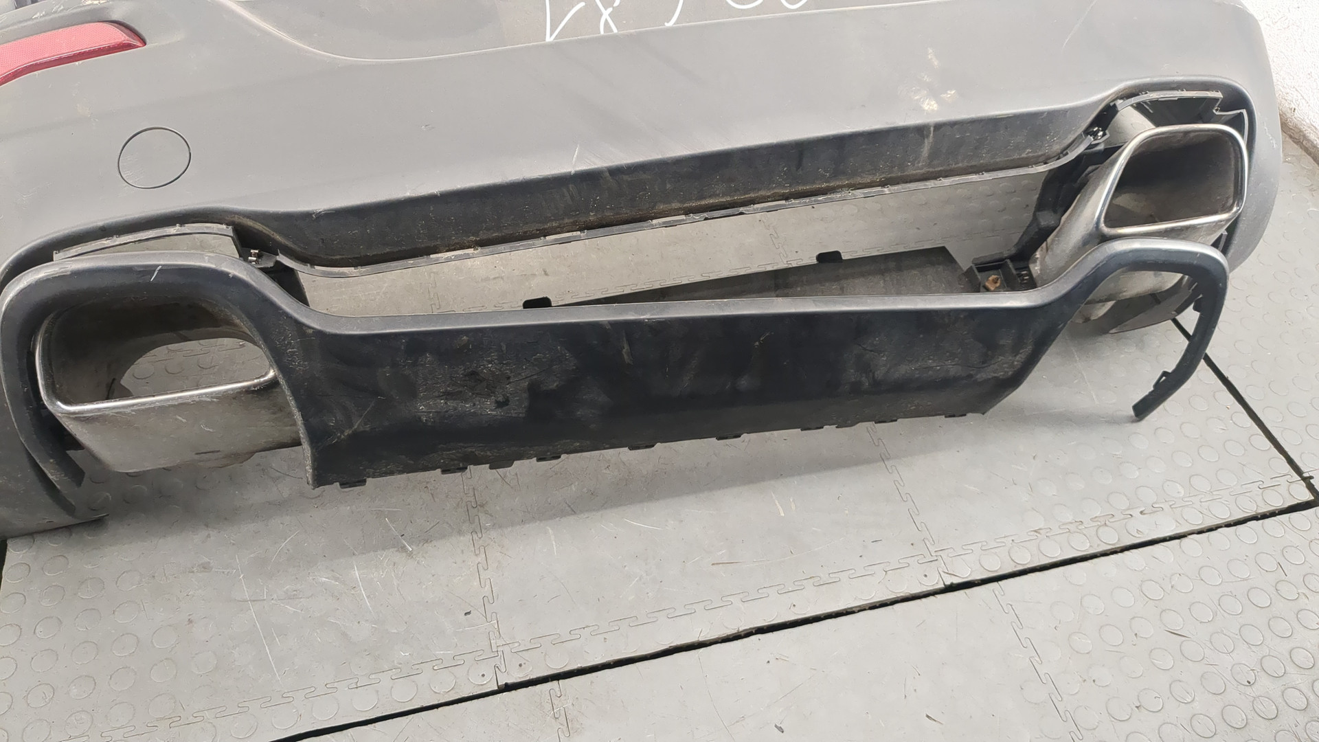 Бампер задний