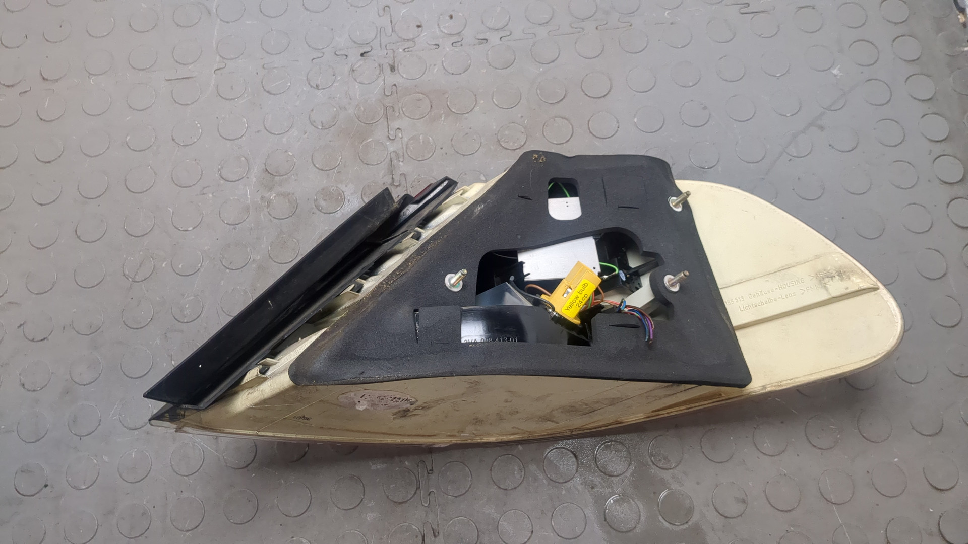 Фонарь задний левый