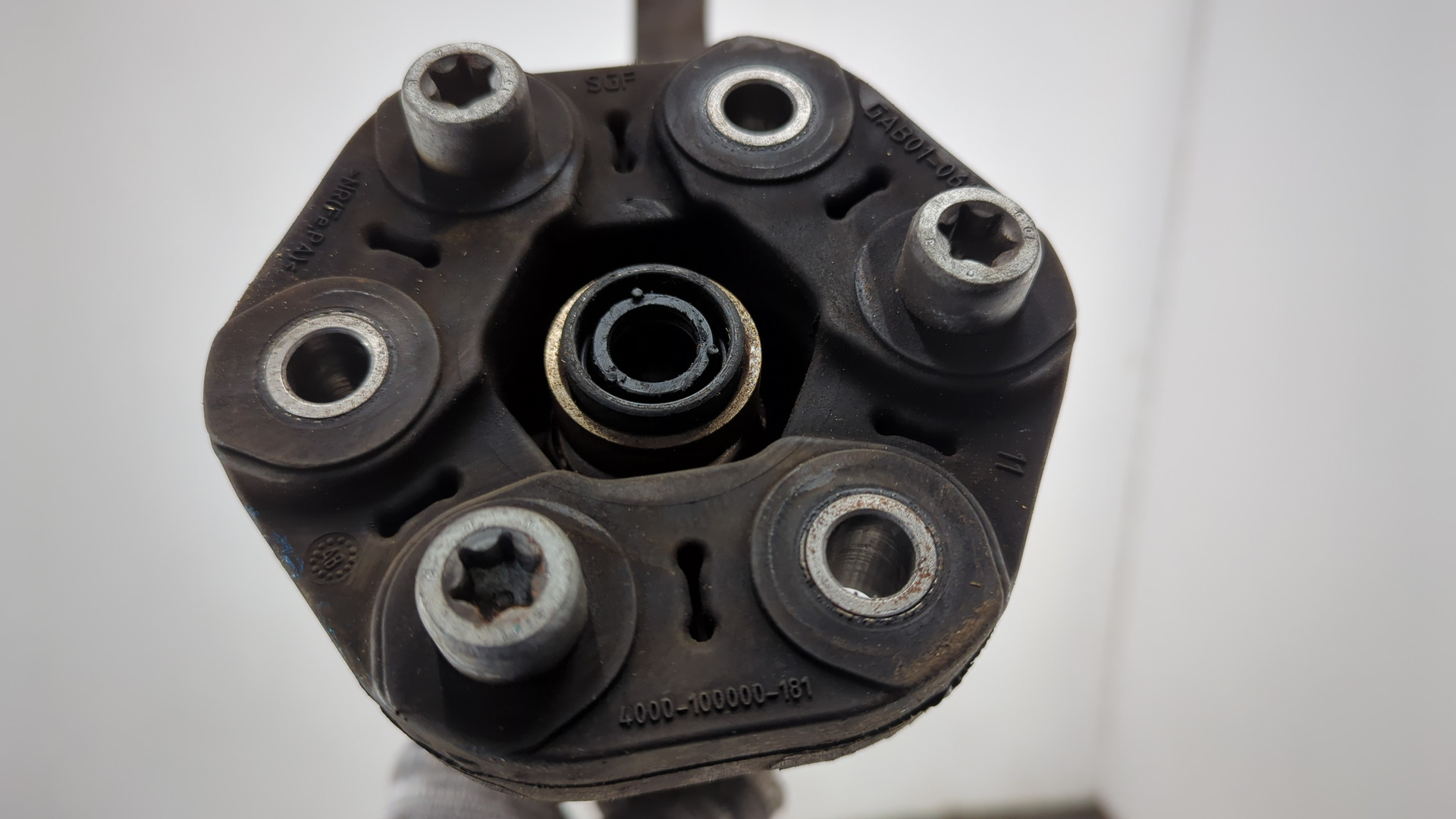 Вал карданный задний