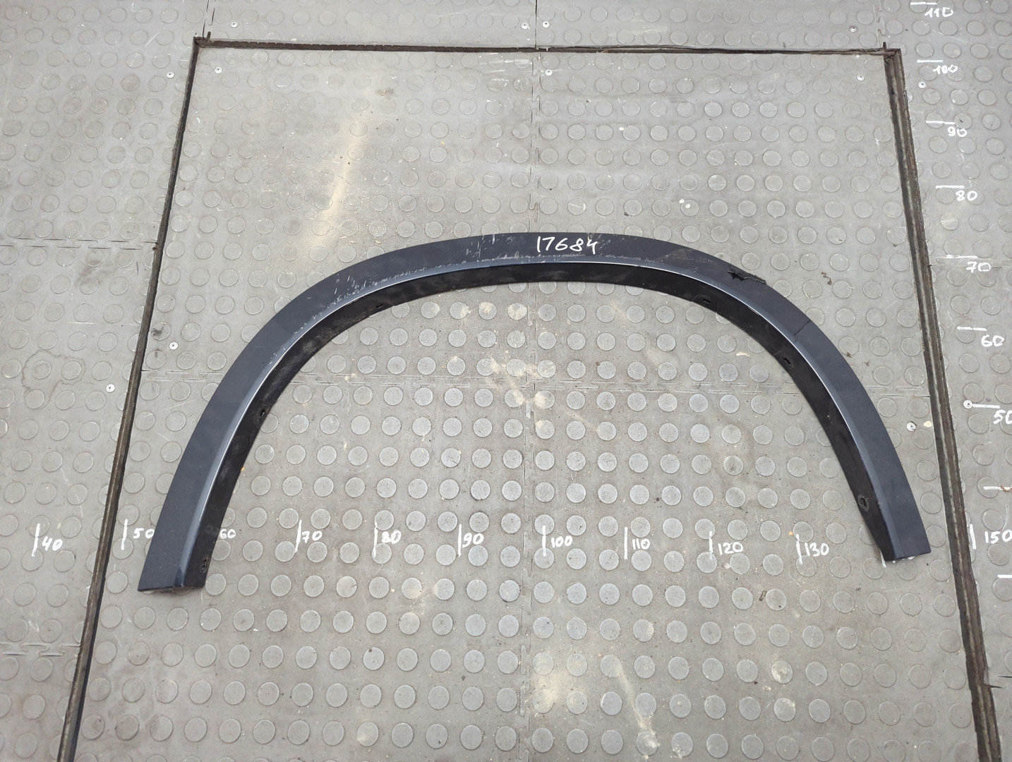 Накладка заднего крыла левого