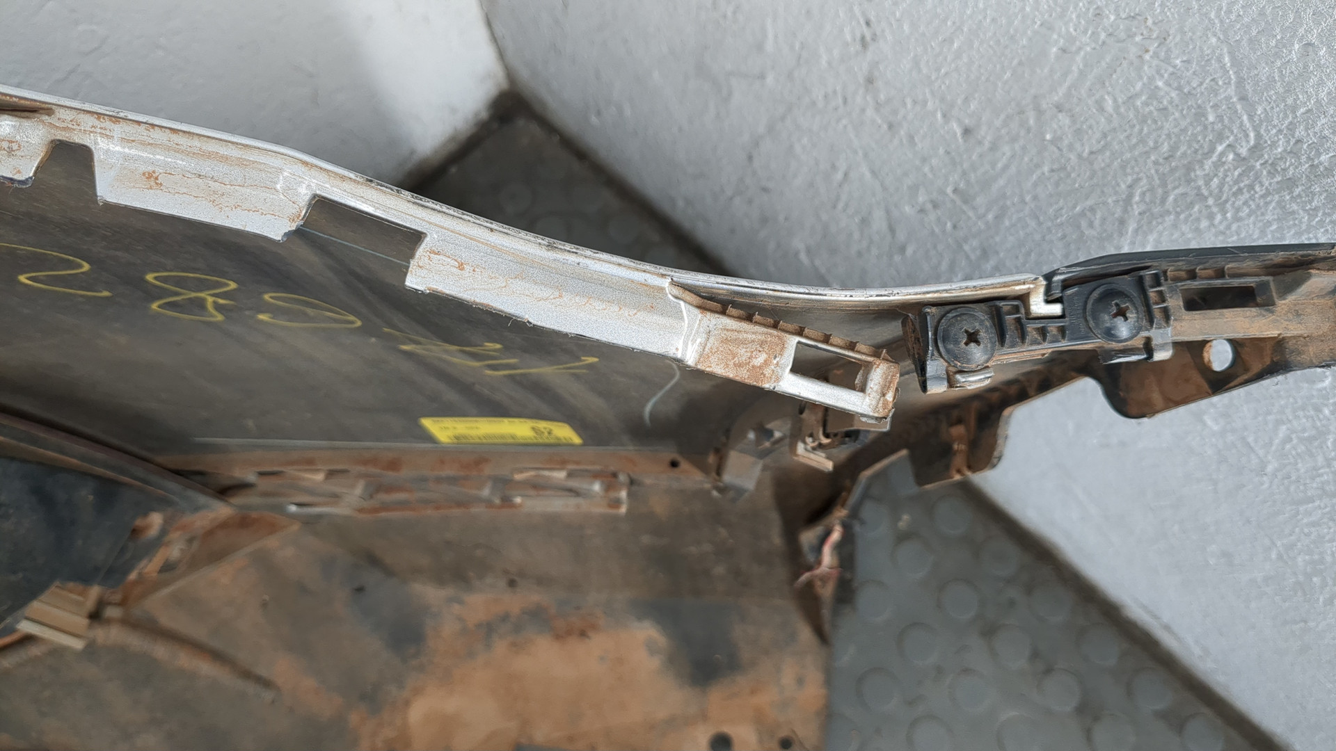 Бампер задний