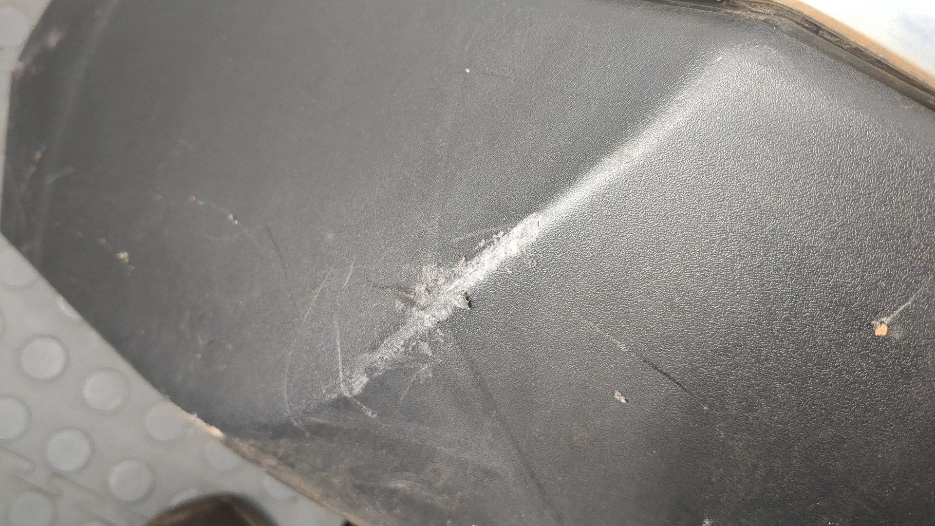 Бампер задний