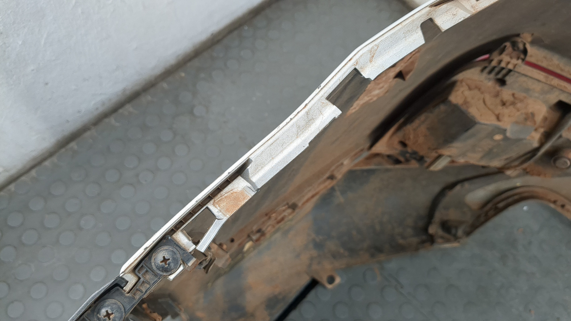 Бампер задний