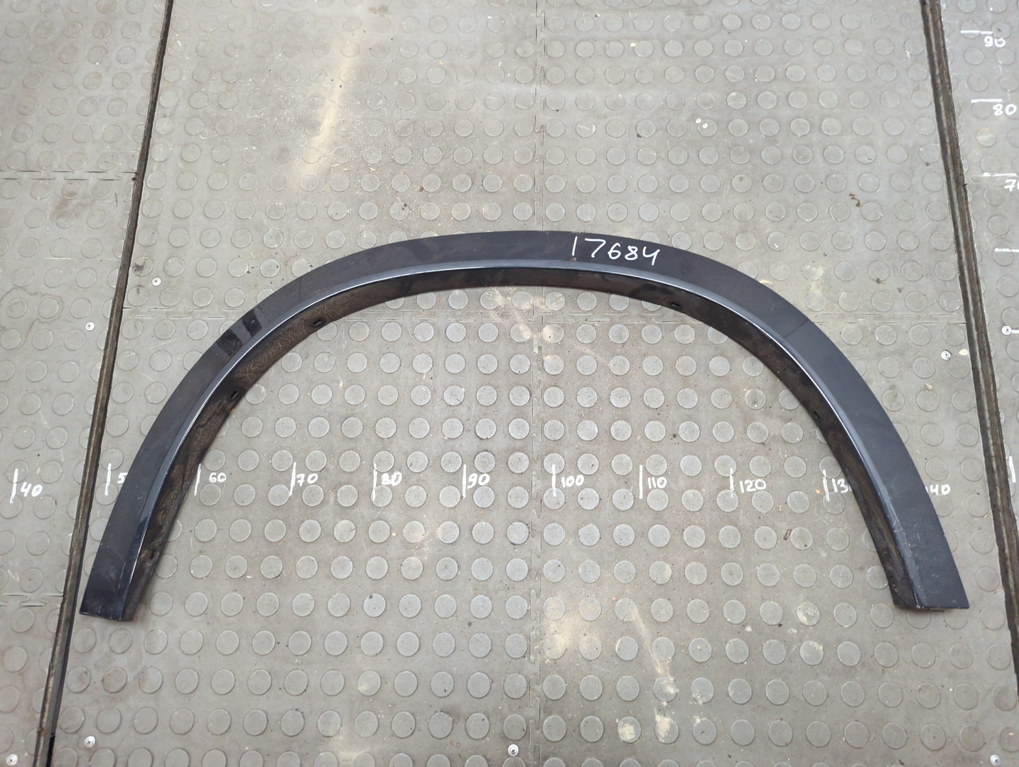 Молдинг заднего крыла правого