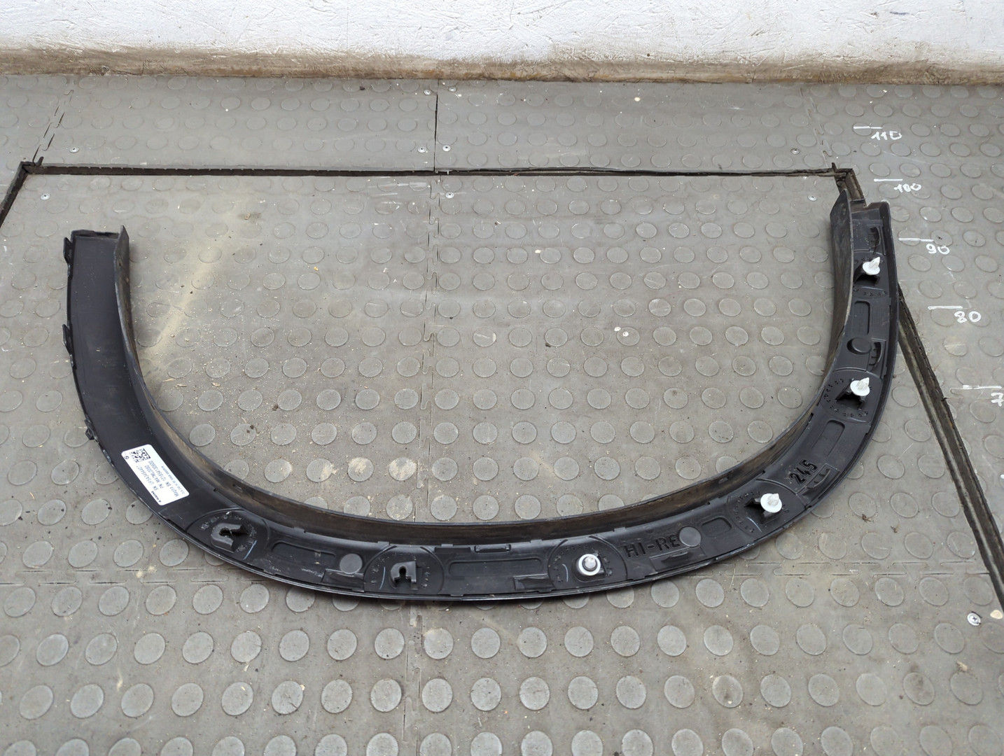 Молдинг заднего крыла правого