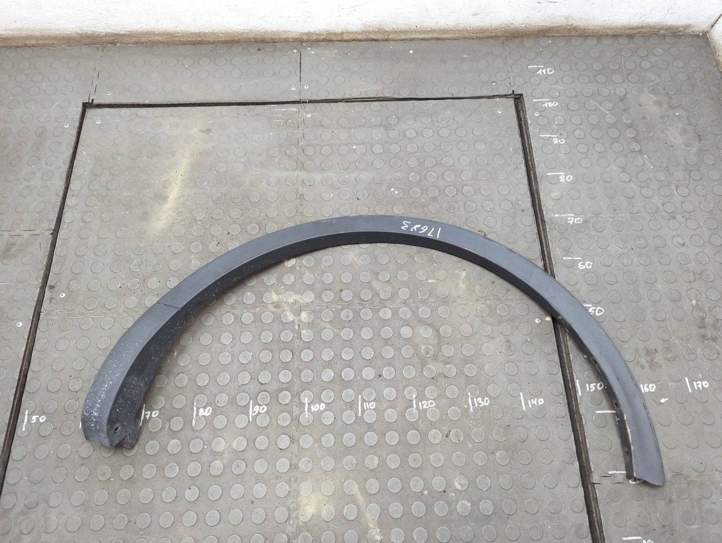 Накладка заднего крыла левого