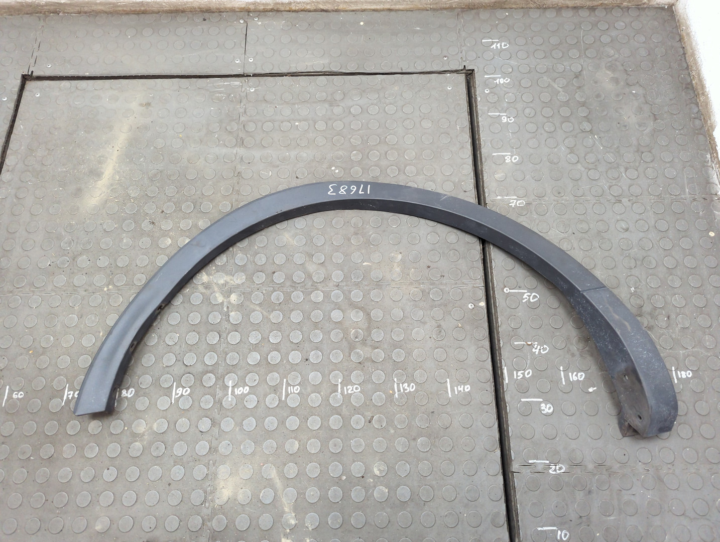 Молдинг заднего крыла правого