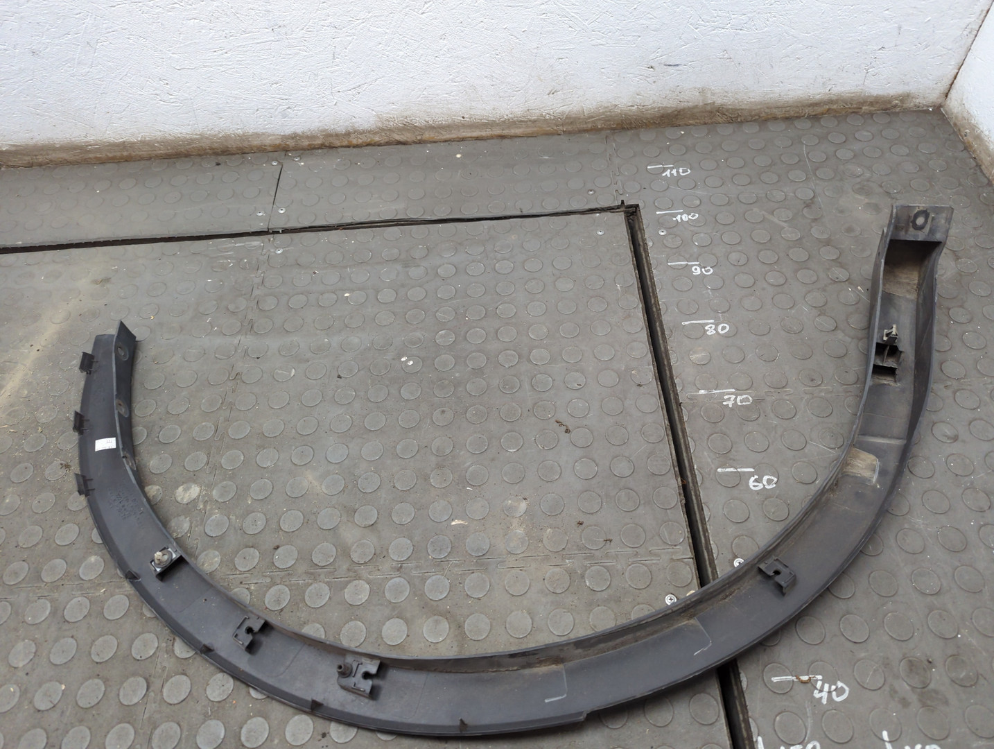 Молдинг заднего крыла правого