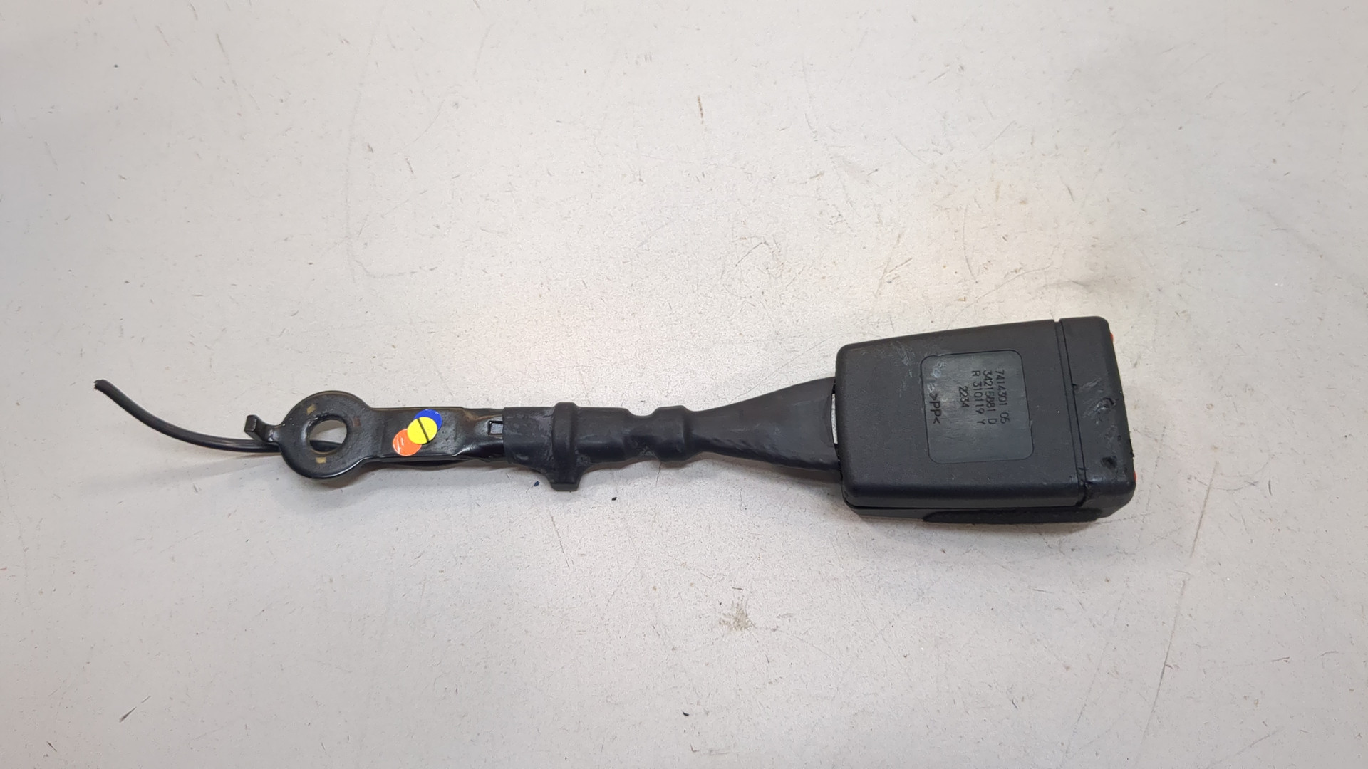 Ответная часть ремня безопасности