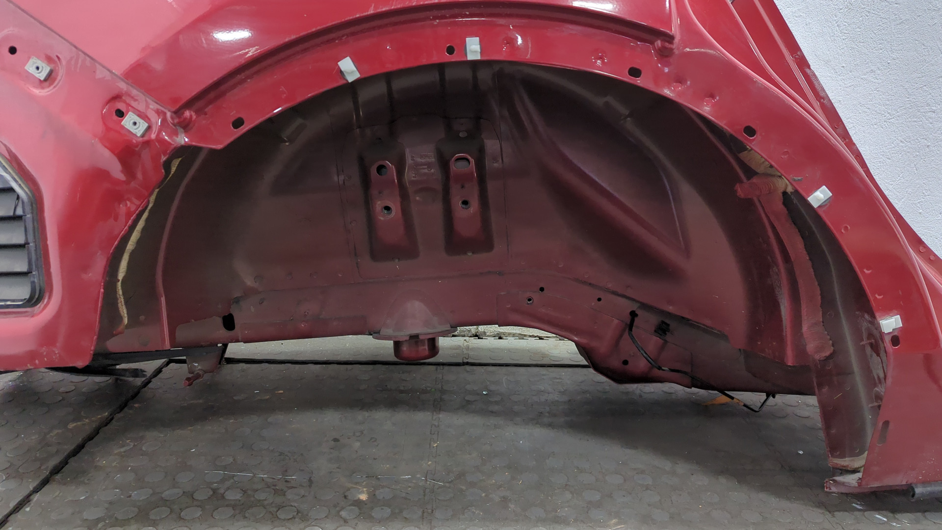 Кузовной элемент