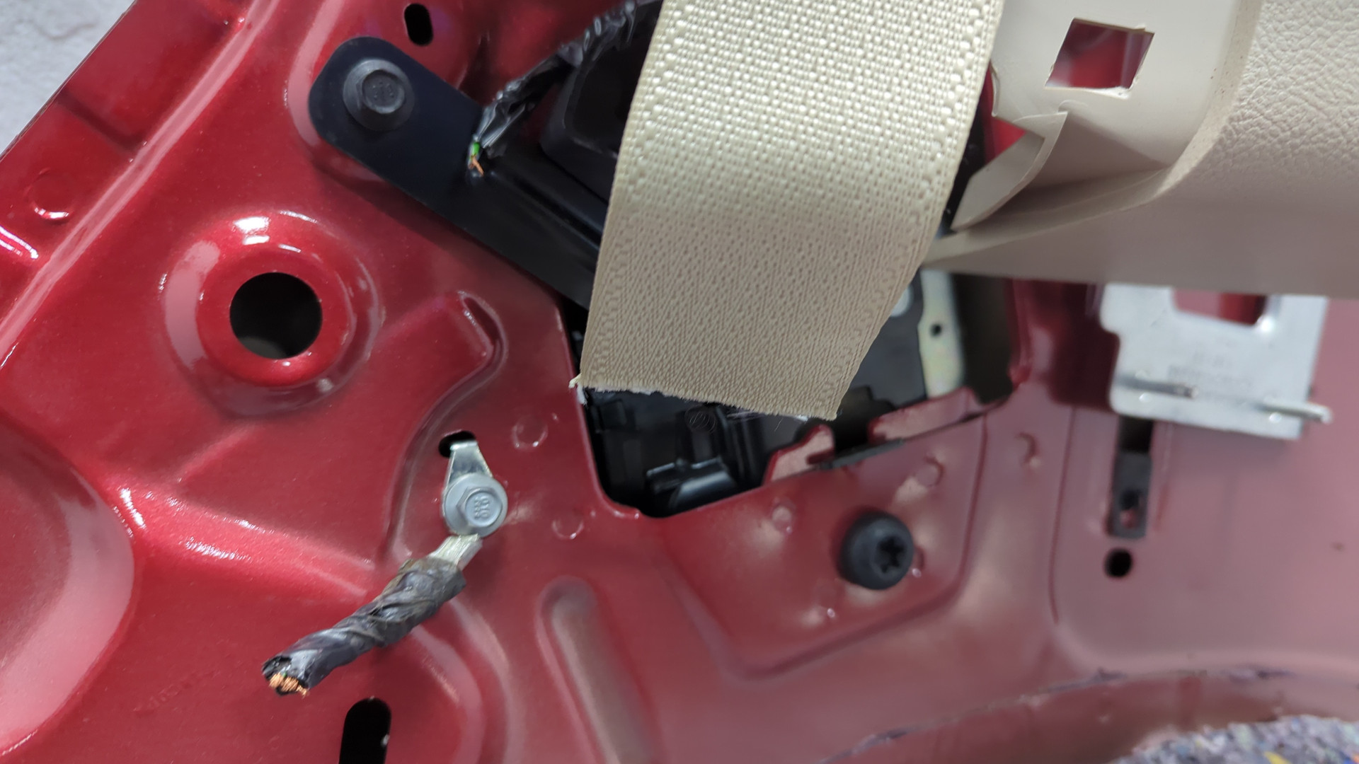 Кузовной элемент