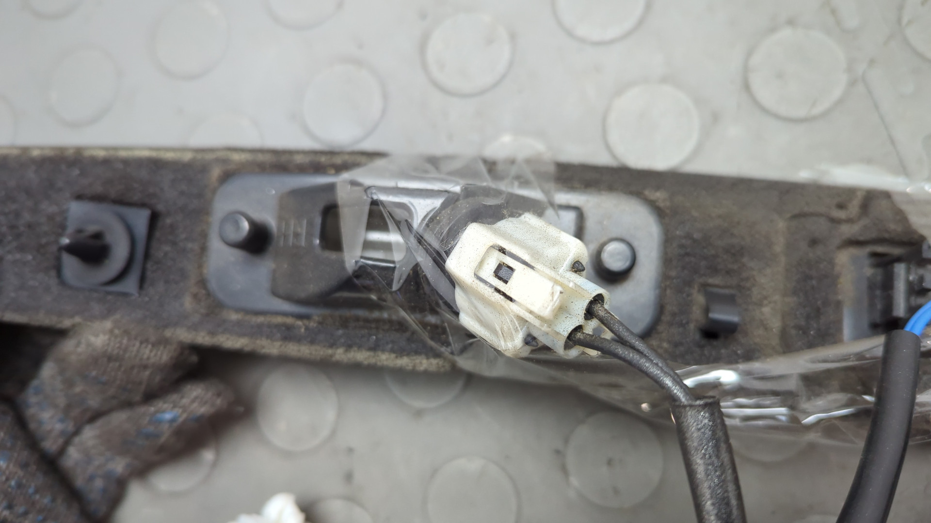 Фонарь подсветки номера