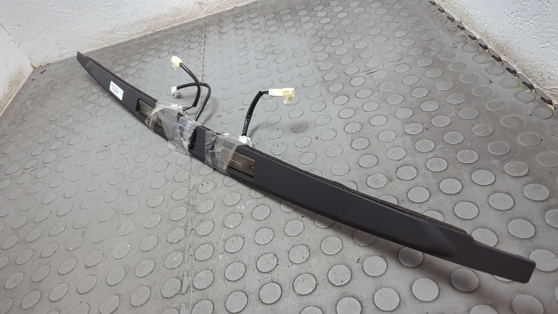 Фонарь подсветки номера