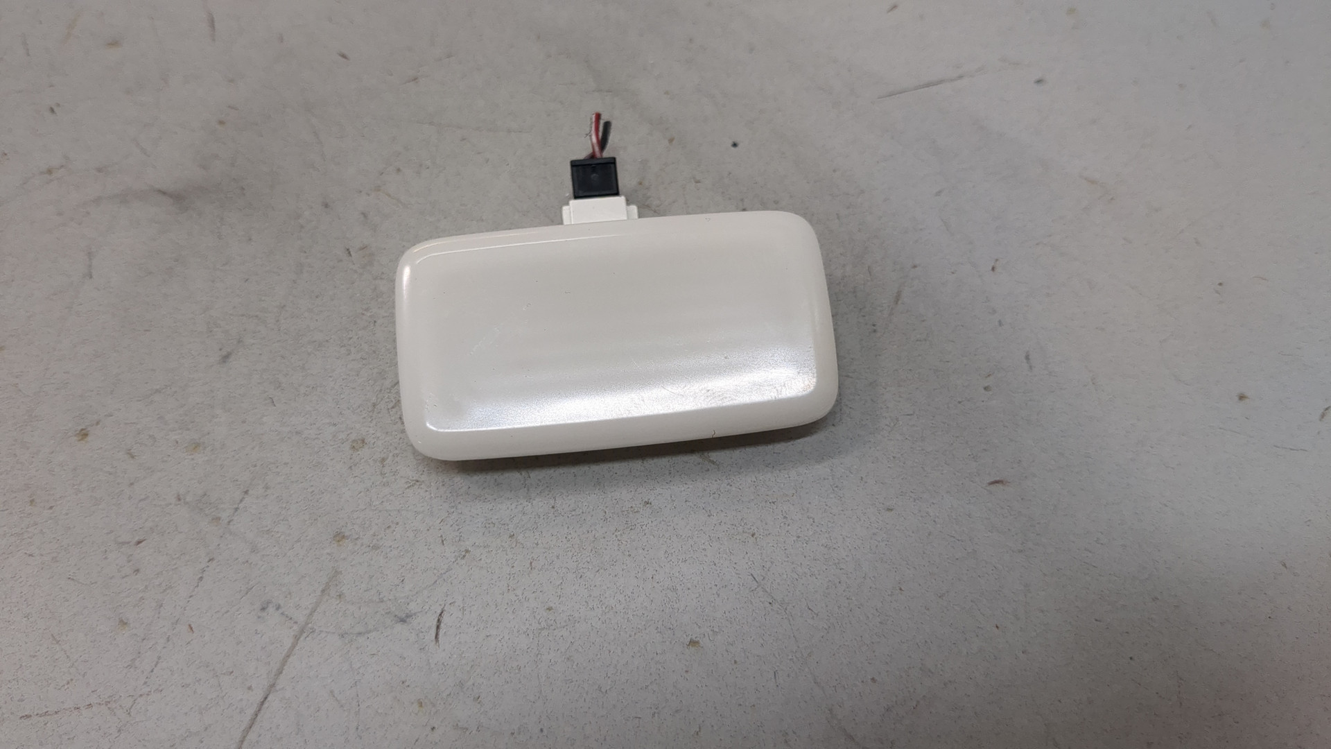 Плафон салонный