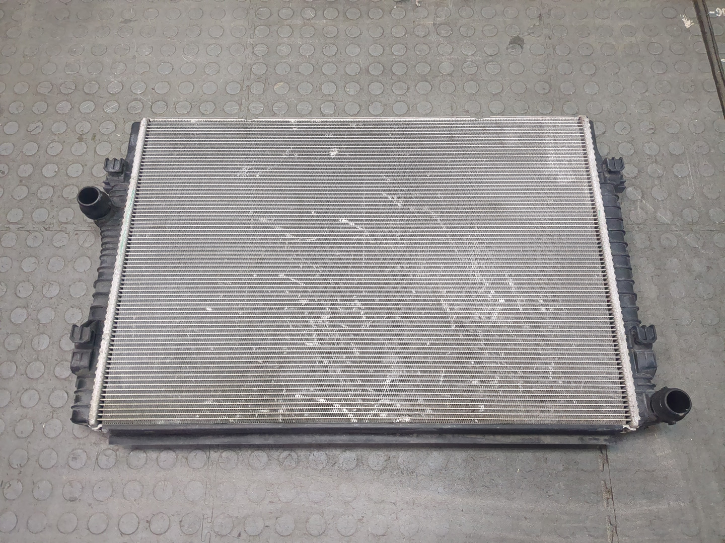 Радиатор охлаждения двигателя основной
