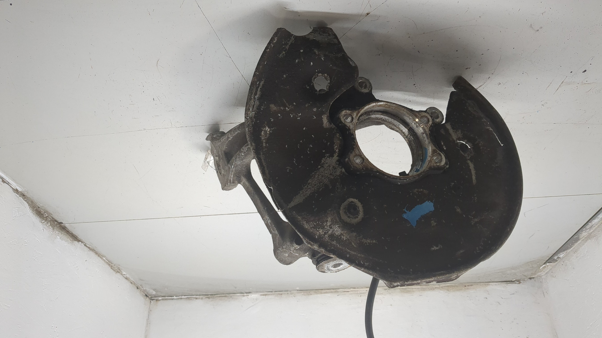 Кулак поворотный задний левый