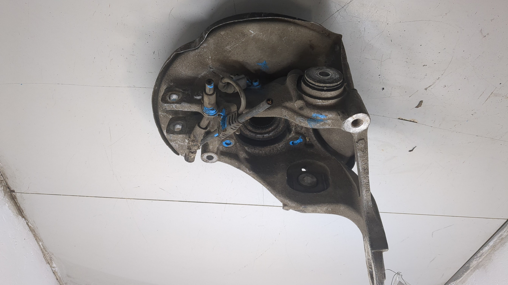 Кулак поворотный задний правый