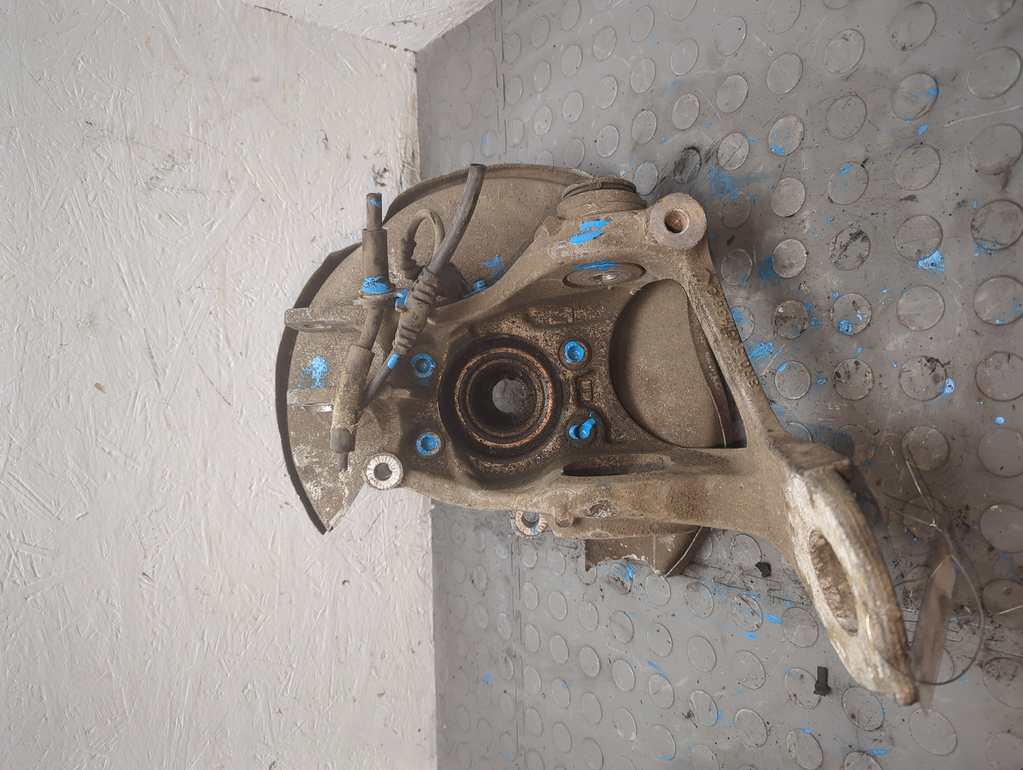 Кулак поворотный задний правый